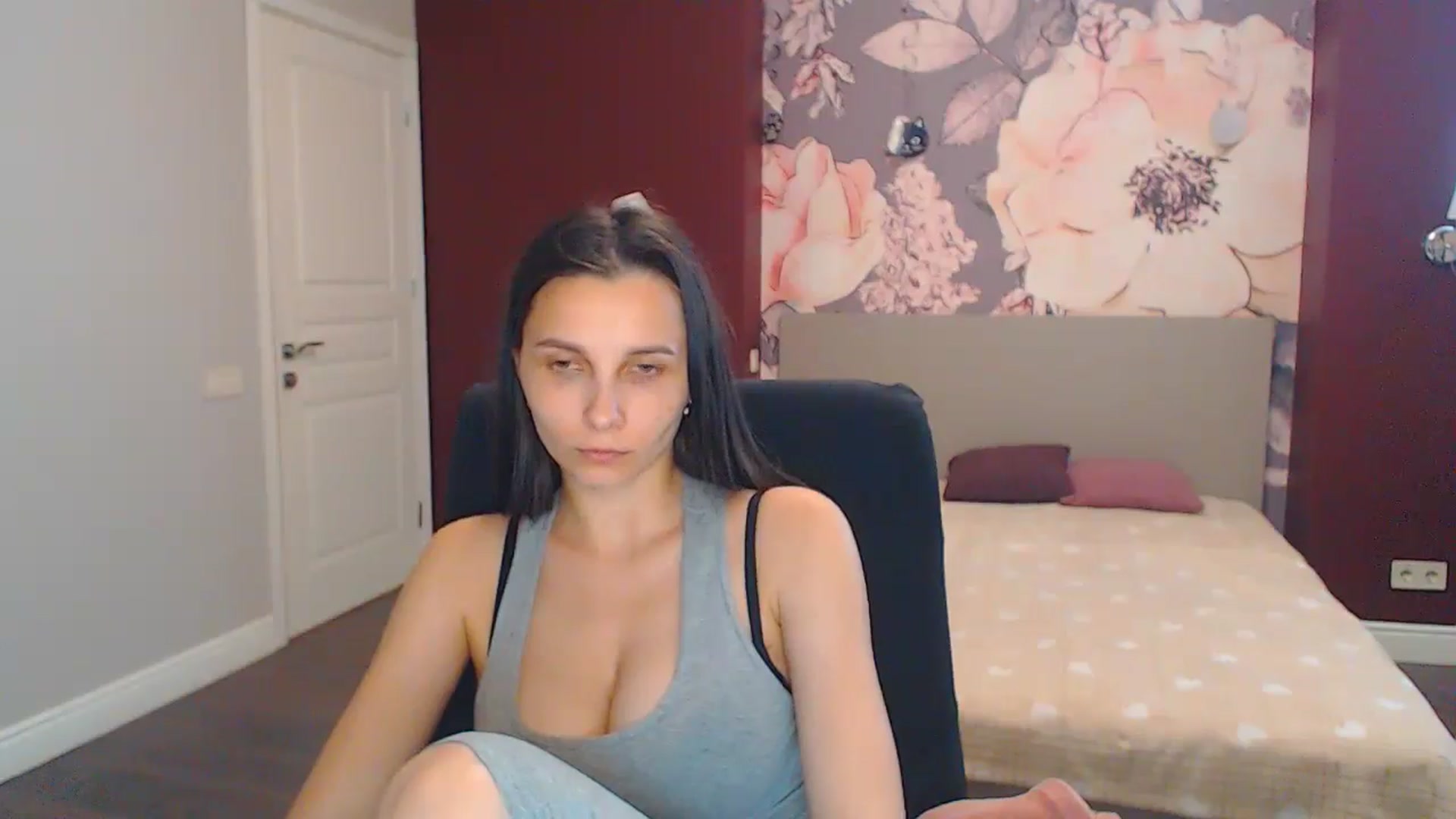Gallery image thumbnail from Karina_Mils's myfreecams stream on, 07/05/2024, 12:47 image 10 of 20