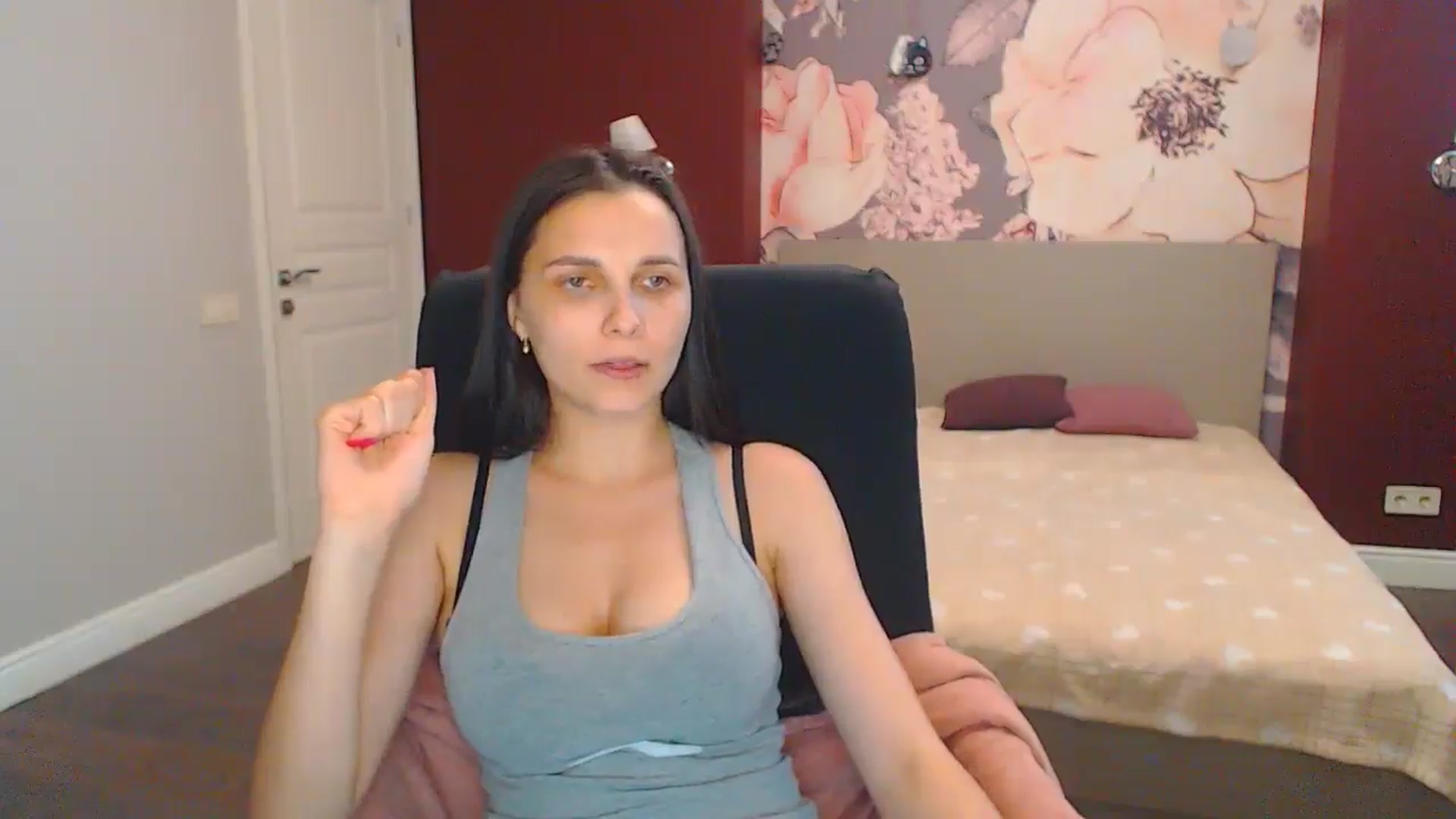 Gallery image thumbnail from Karina_Mils's myfreecams stream on, 07/05/2024, 14:47 image 13 of 20