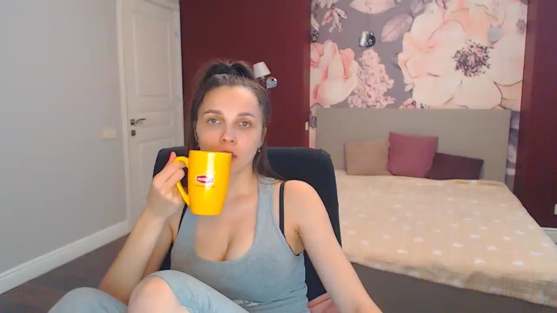 Gallery image thumbnail from Karina_Mils's myfreecams stream on, 07/06/2024, 11:45 image 4 of 20