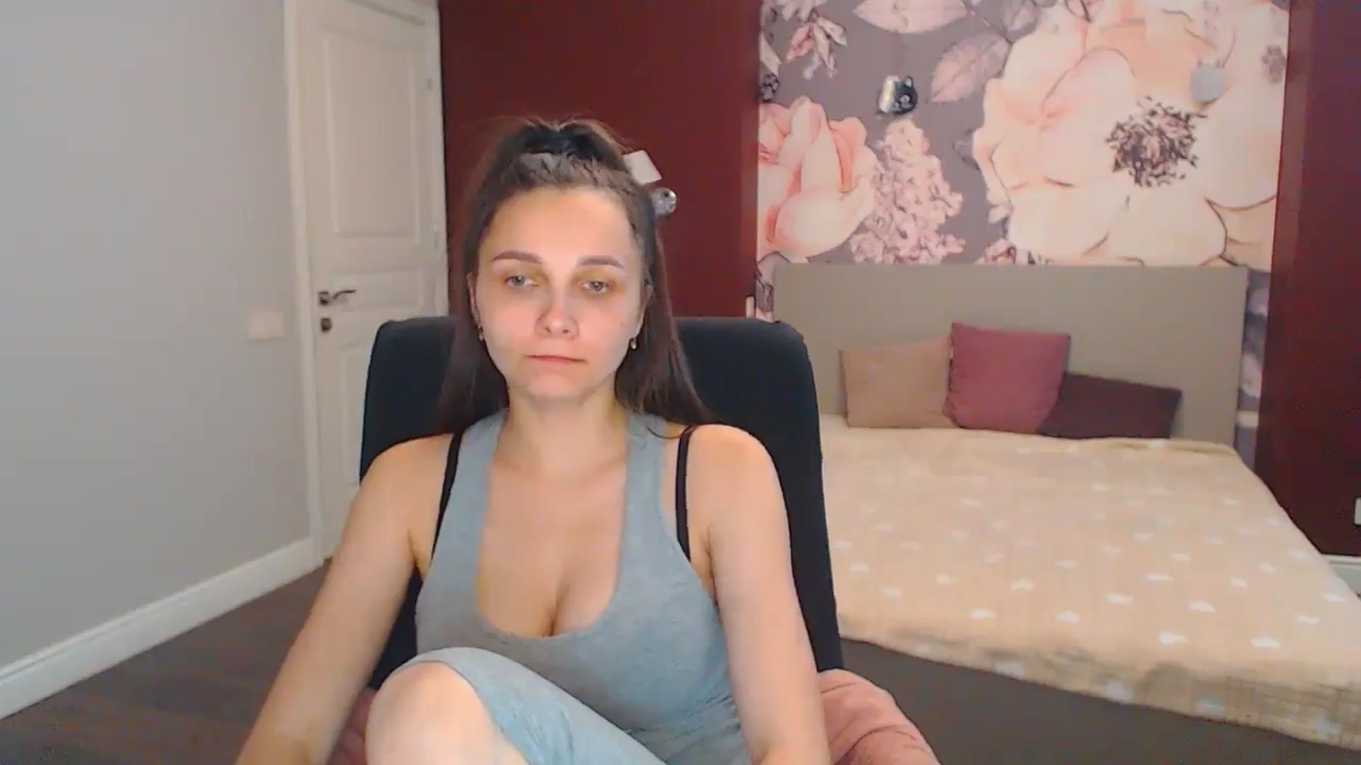 Gallery image thumbnail from Karina_Mils's myfreecams stream on, 07/06/2024, 11:45 image 6 of 20