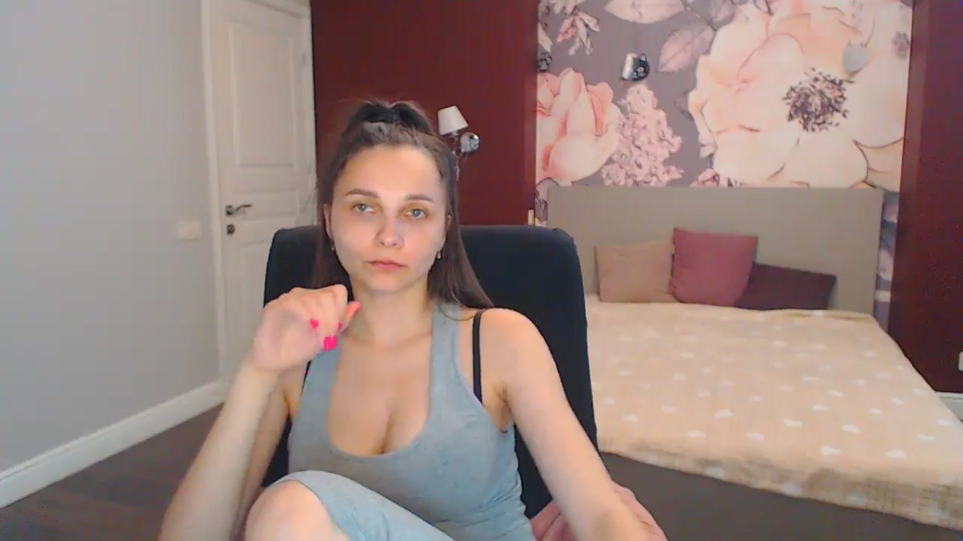 Gallery image thumbnail from Karina_Mils's myfreecams stream on, 07/06/2024, 11:45 image 10 of 20