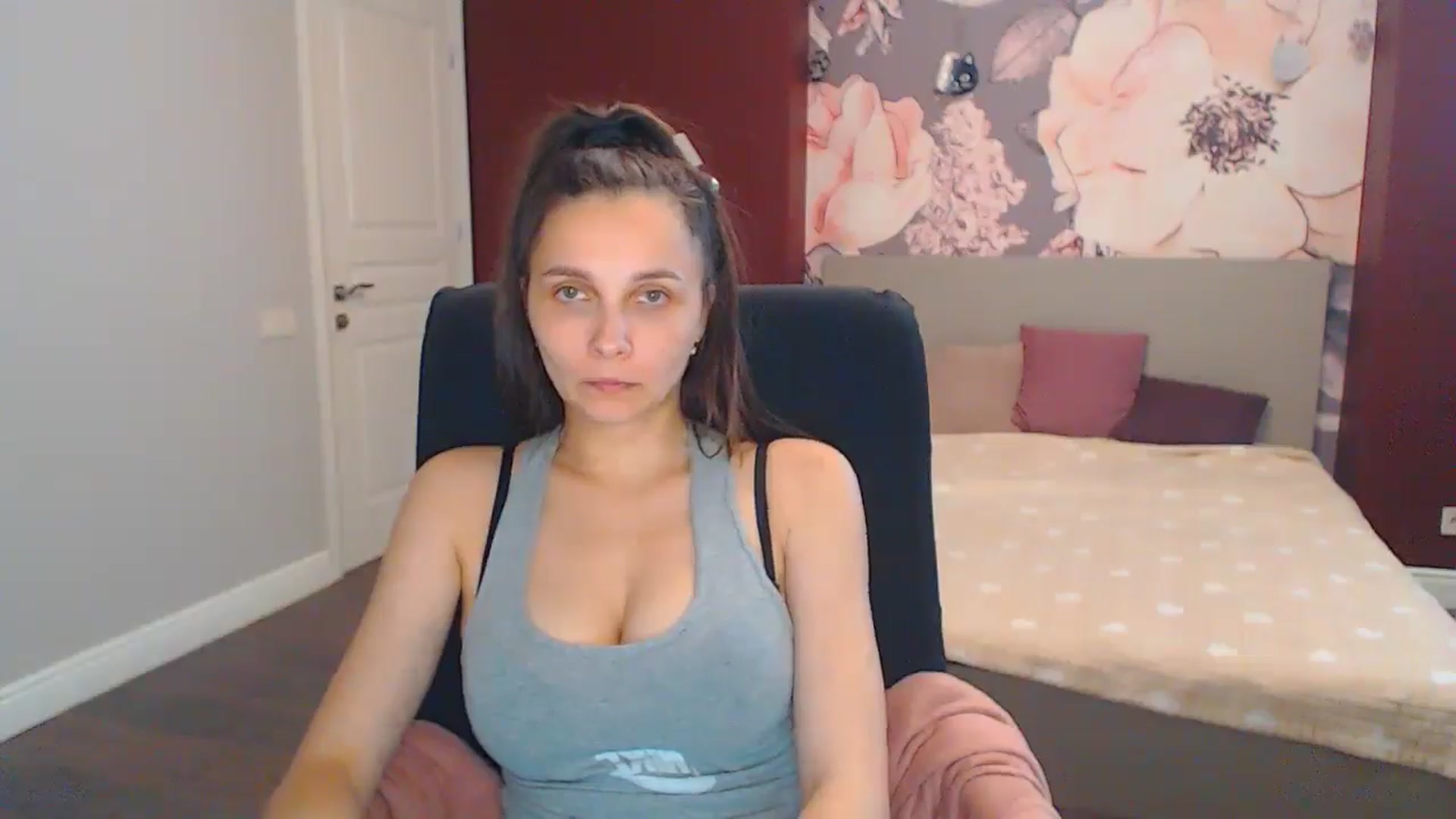 Gallery image thumbnail from Karina_Mils's myfreecams stream on, 07/06/2024, 12:55 image 6 of 20