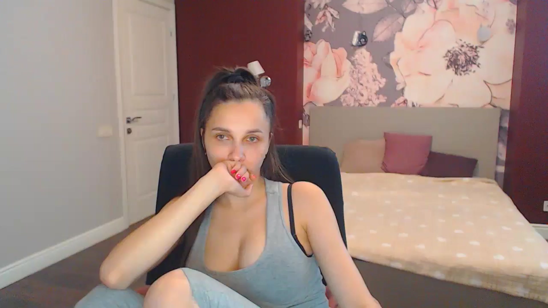 Gallery image thumbnail from Karina_Mils's myfreecams stream on, 07/06/2024, 12:55 image 1 of 20