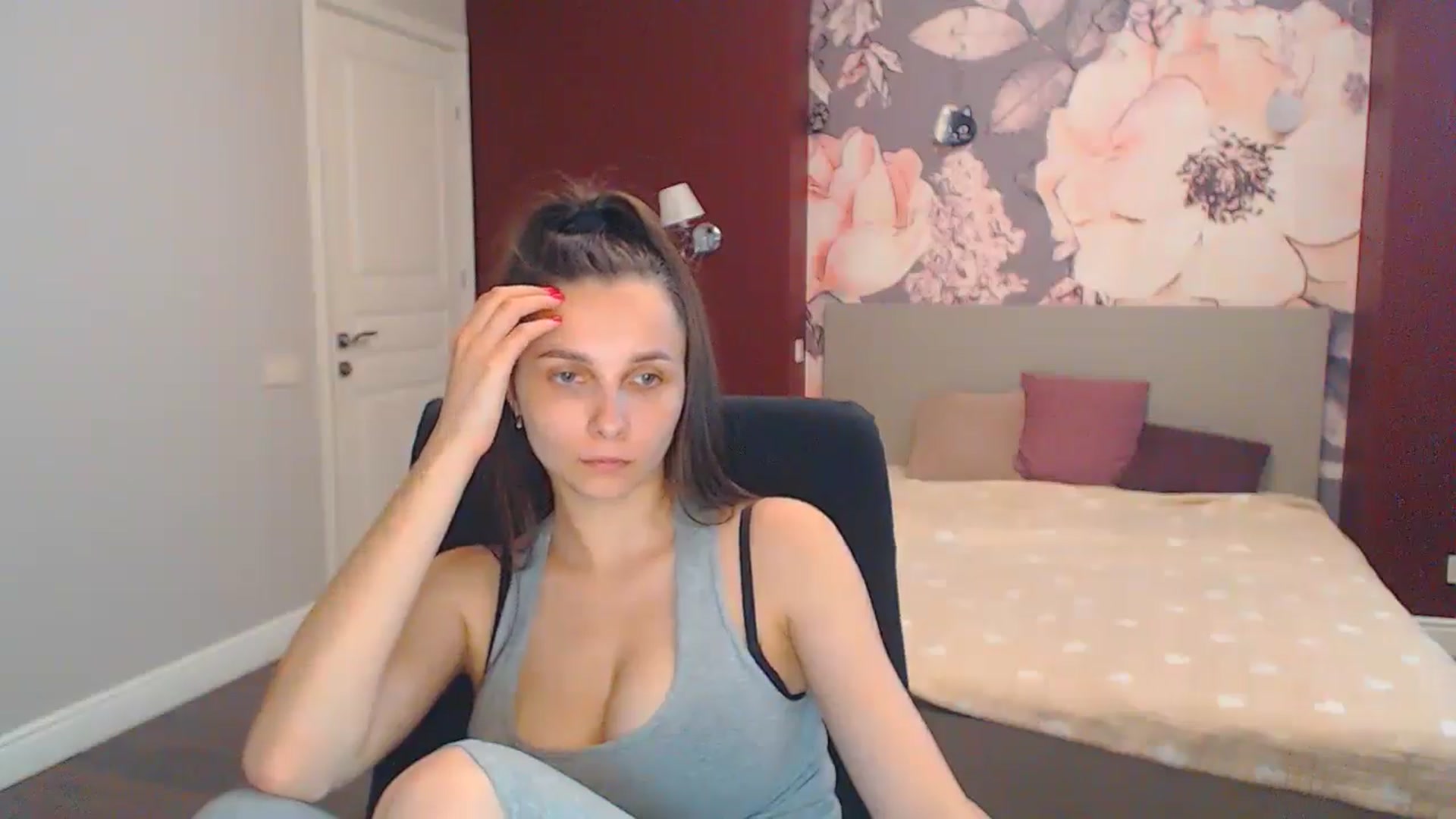 Gallery image thumbnail from Karina_Mils's myfreecams stream on, 07/06/2024, 12:55 image 17 of 20