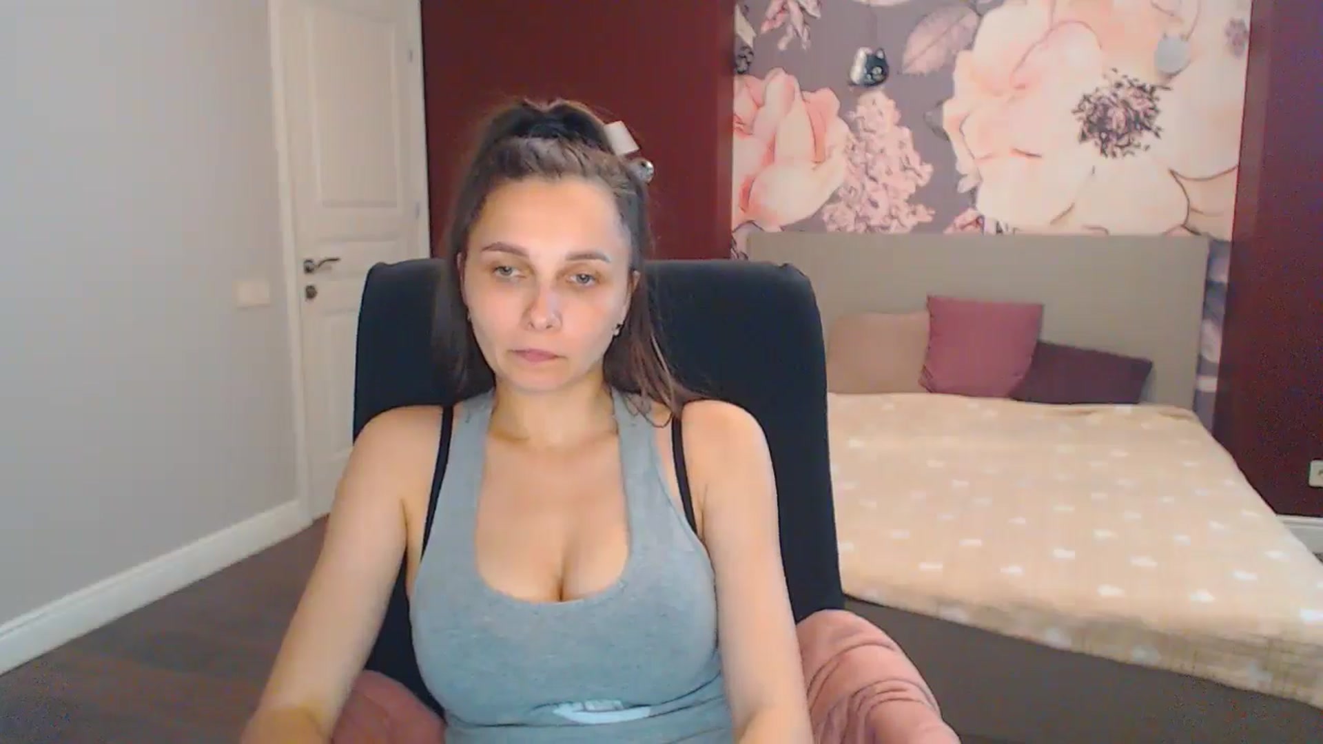 Gallery image thumbnail from Karina_Mils's myfreecams stream on, 07/06/2024, 12:55 image 7 of 20