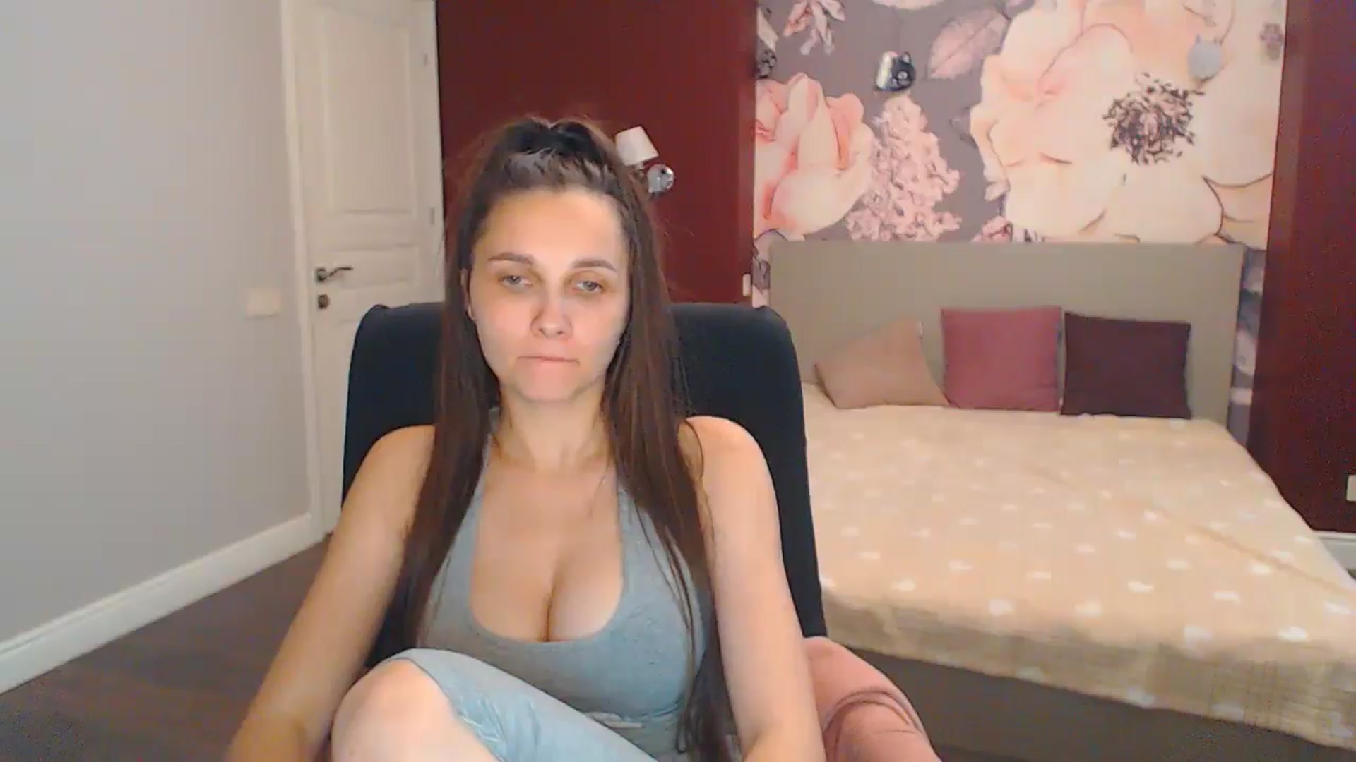 Gallery image thumbnail from Karina_Mils's myfreecams stream on, 07/06/2024, 14:51 image 3 of 20