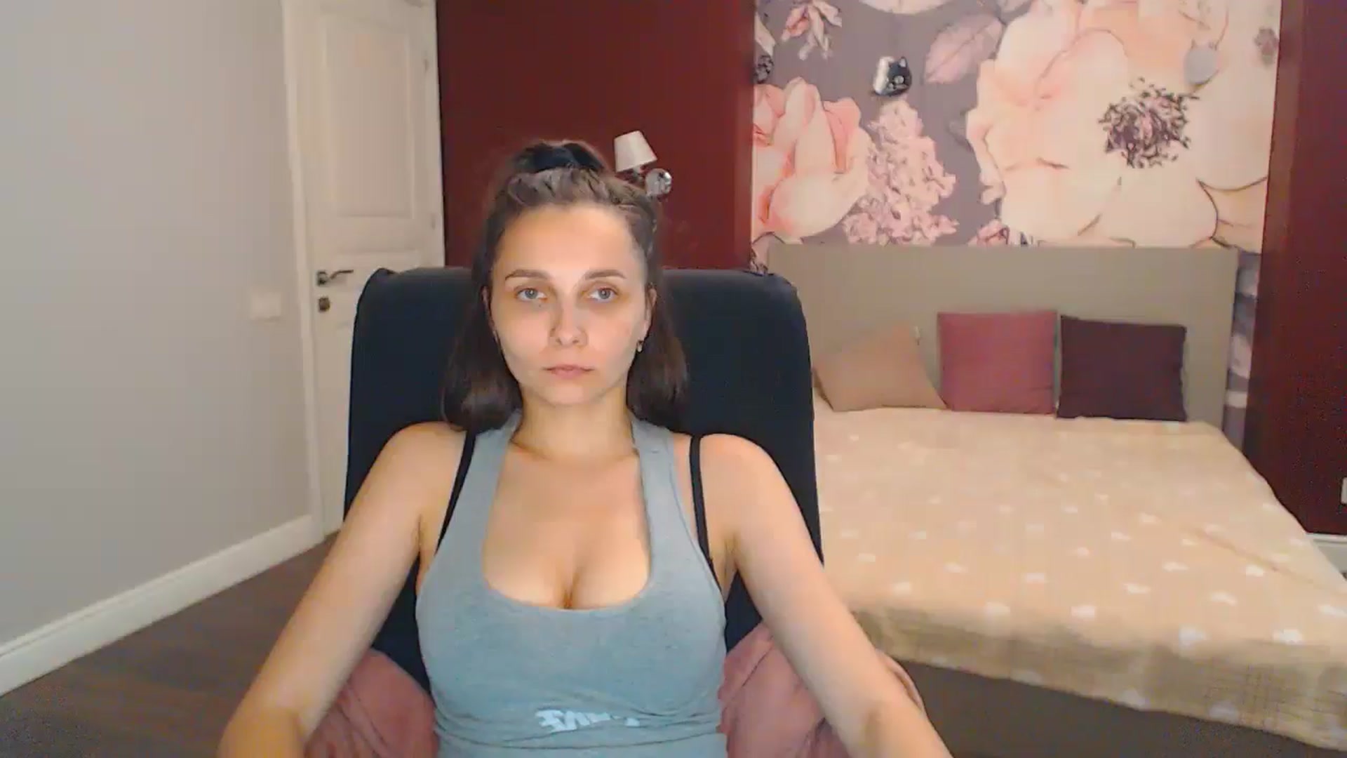 Gallery image thumbnail from Karina_Mils's myfreecams stream on, 07/06/2024, 15:46 image 16 of 20