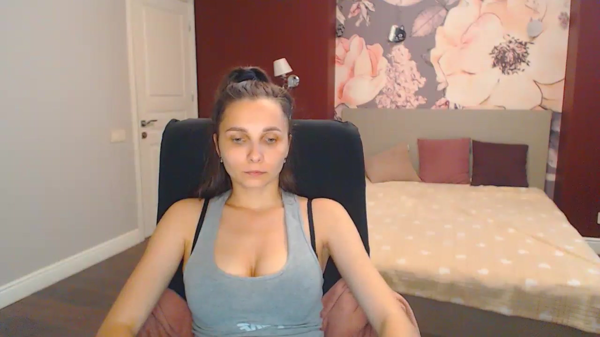 Gallery image thumbnail from Karina_Mils's myfreecams stream on, 07/06/2024, 15:46 image 18 of 20