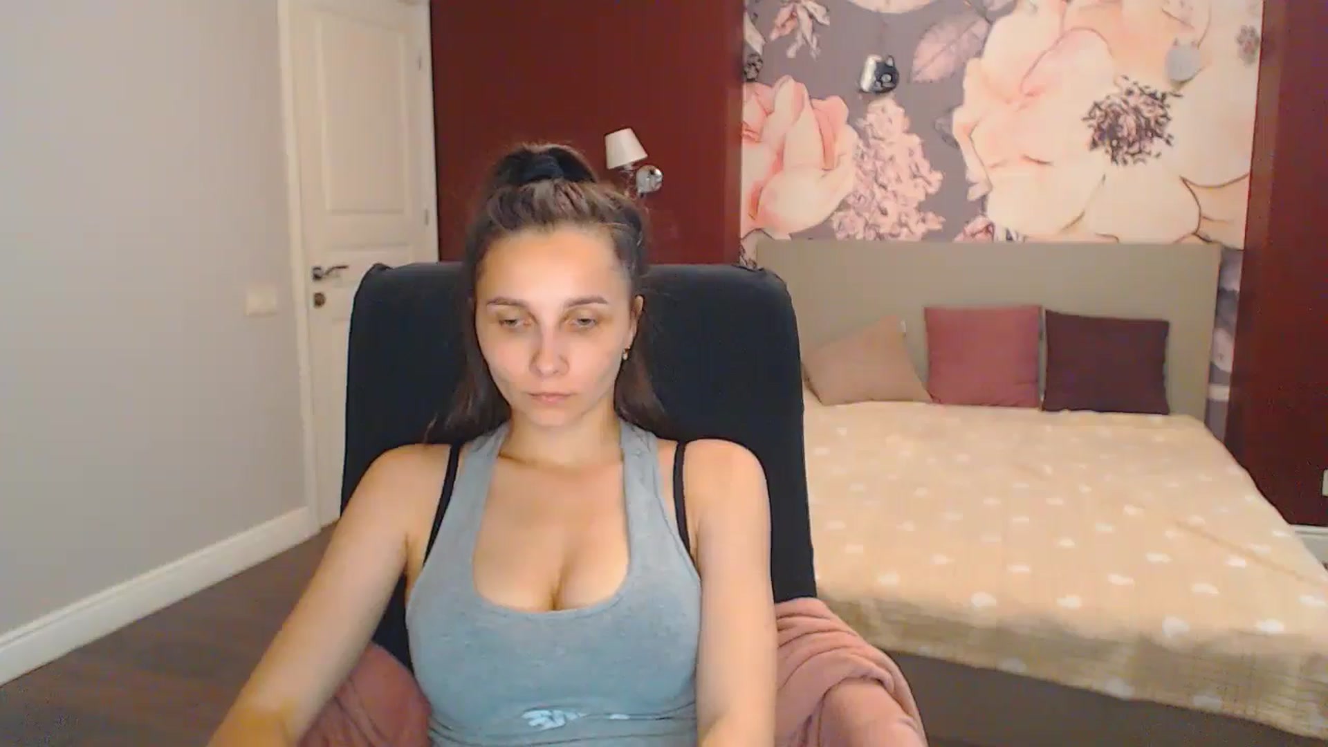 Gallery image thumbnail from Karina_Mils's myfreecams stream on, 07/06/2024, 15:46 image 19 of 20