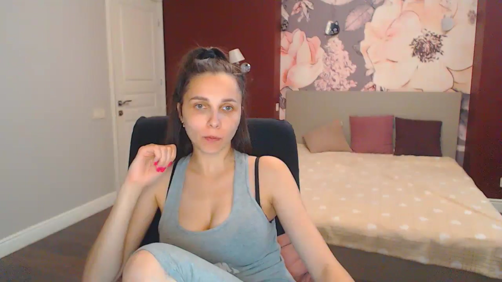 Gallery image thumbnail from Karina_Mils's myfreecams stream on, 07/06/2024, 15:46 image 6 of 20