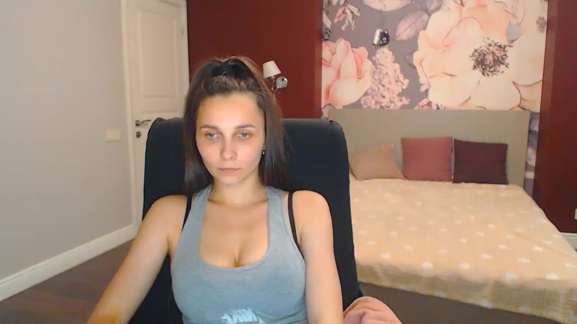 Gallery image thumbnail from Karina_Mils's myfreecams stream on, 07/06/2024, 16:35 image 18 of 20