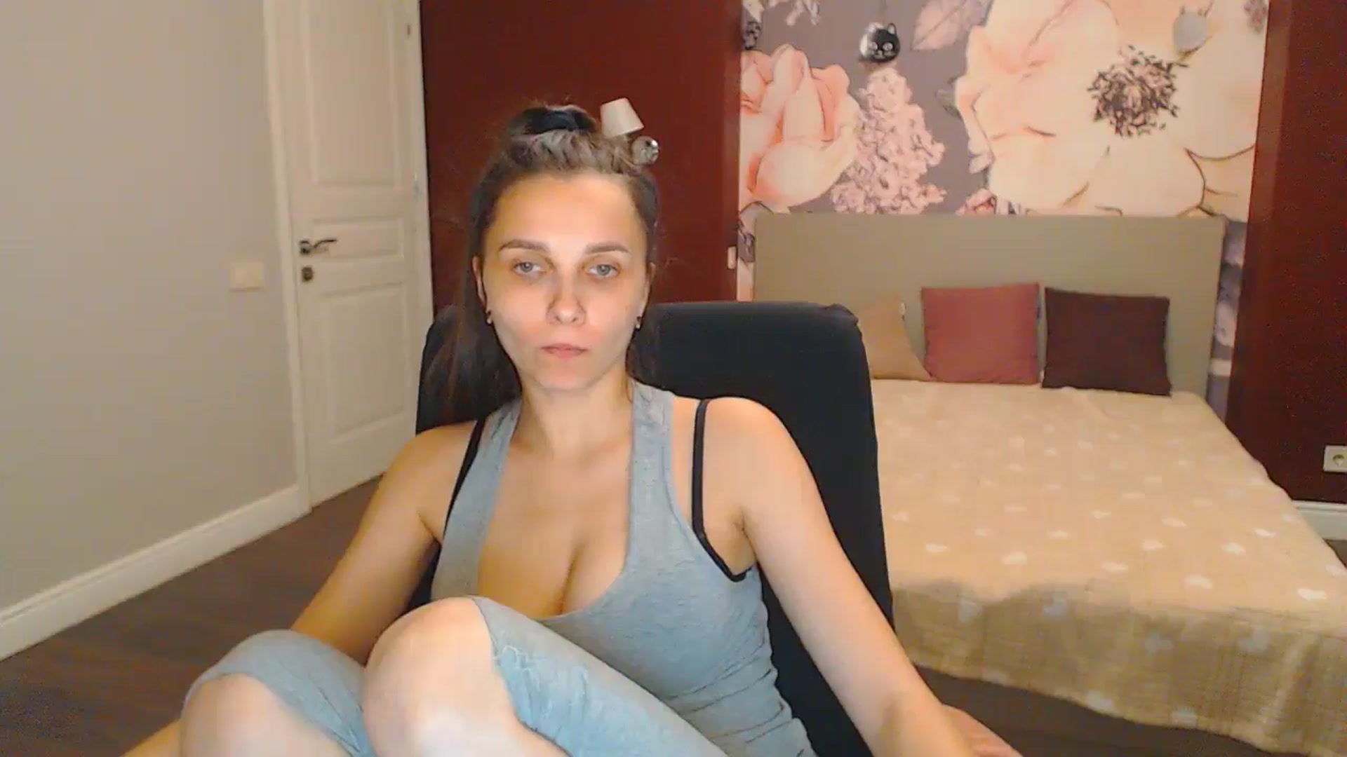 Gallery image thumbnail from Karina_Mils's myfreecams stream on, 07/06/2024, 17:31 image 13 of 20