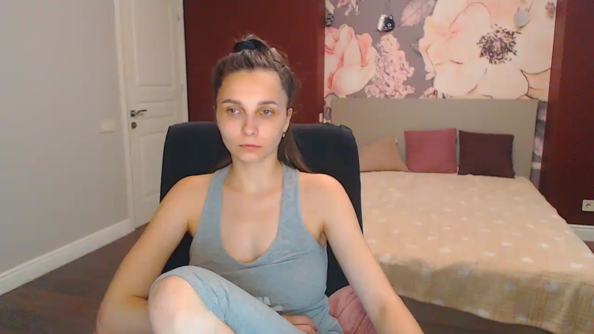 Gallery image thumbnail from Karina_Mils's myfreecams stream on, 07/07/2024, 10:29 image 1 of 20
