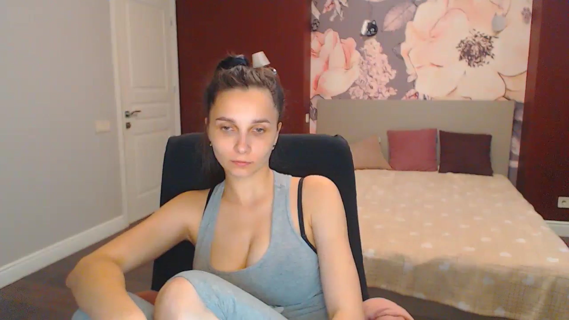 Gallery image thumbnail from Karina_Mils's myfreecams stream on, 07/07/2024, 10:29 image 5 of 20