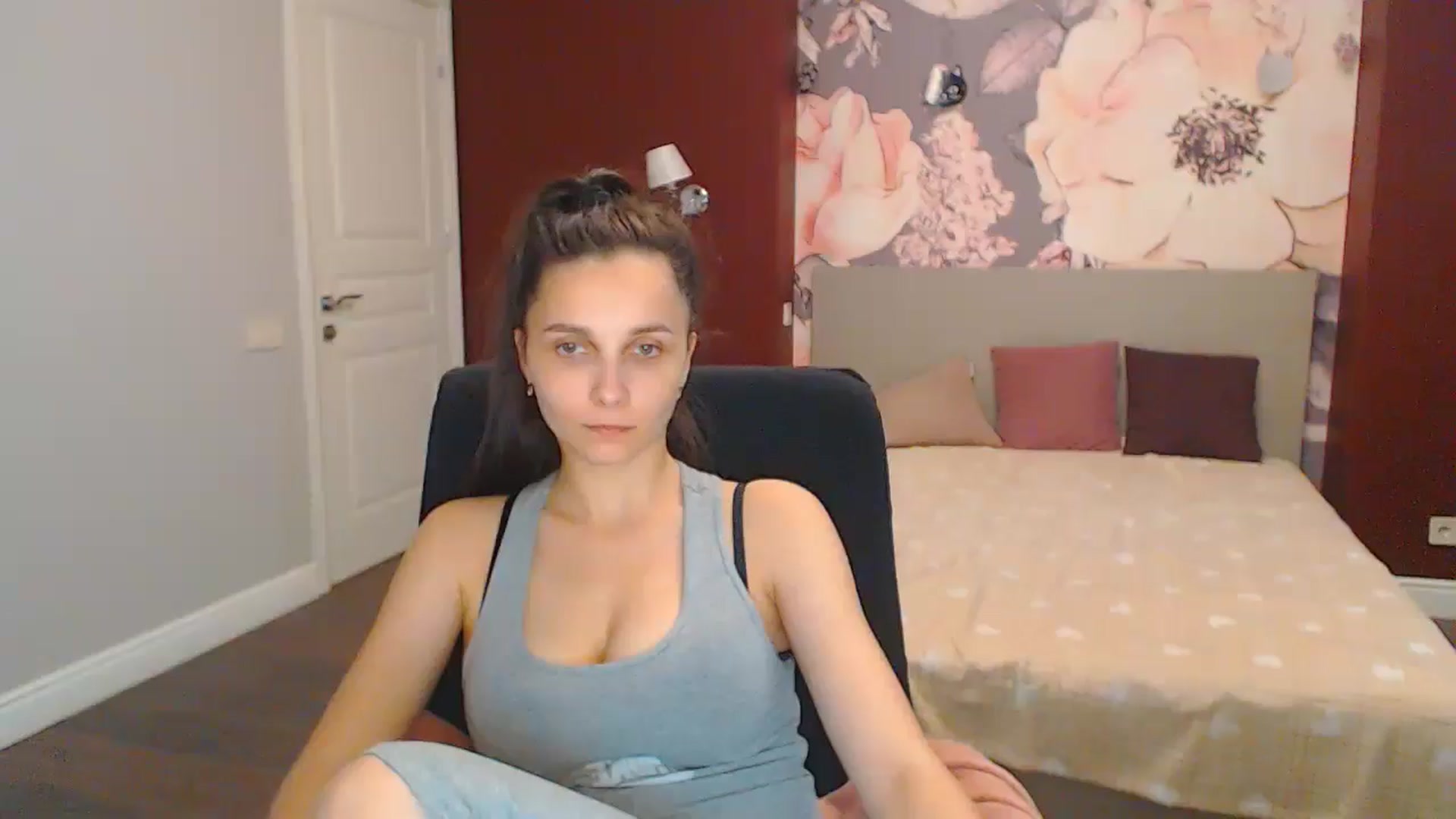 Gallery image thumbnail from Karina_Mils's myfreecams stream on, 07/07/2024, 10:29 image 15 of 20