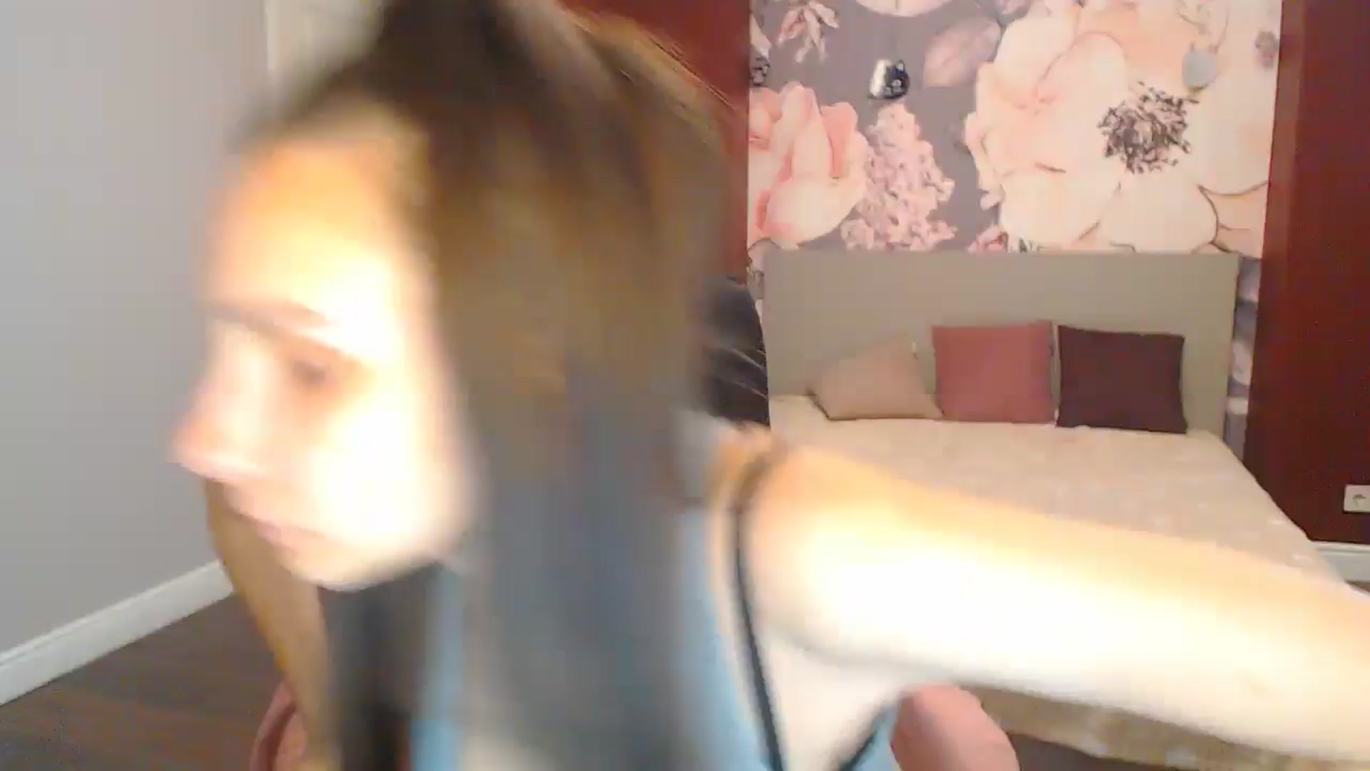 Gallery image thumbnail from Karina_Mils's myfreecams stream on, 07/07/2024, 10:29 image 16 of 20