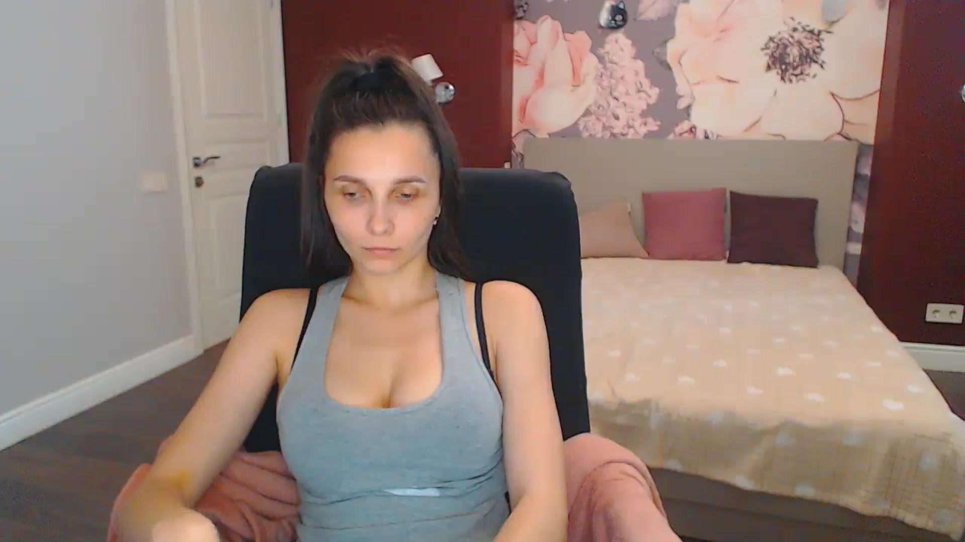 Gallery image thumbnail from Karina_Mils's myfreecams stream on, 07/07/2024, 11:30 image 10 of 20