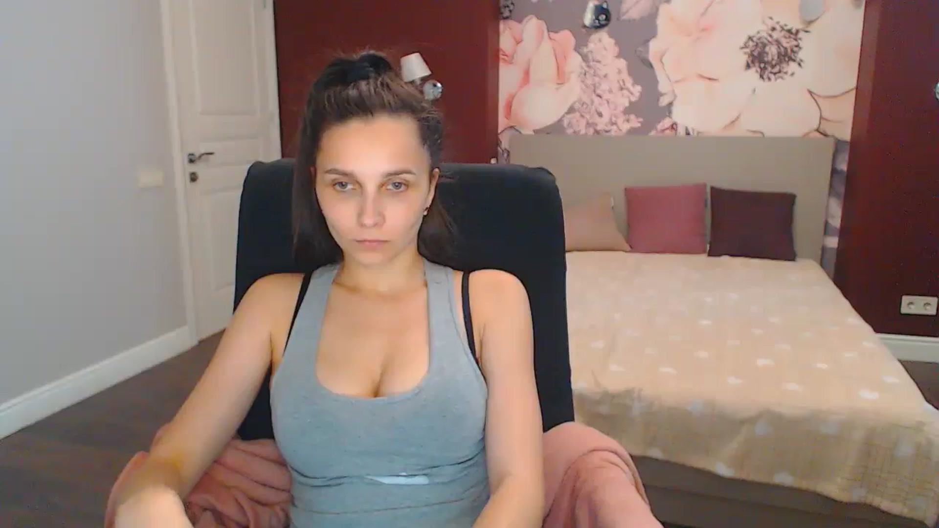 Gallery image thumbnail from Karina_Mils's myfreecams stream on, 07/07/2024, 11:30 image 9 of 20