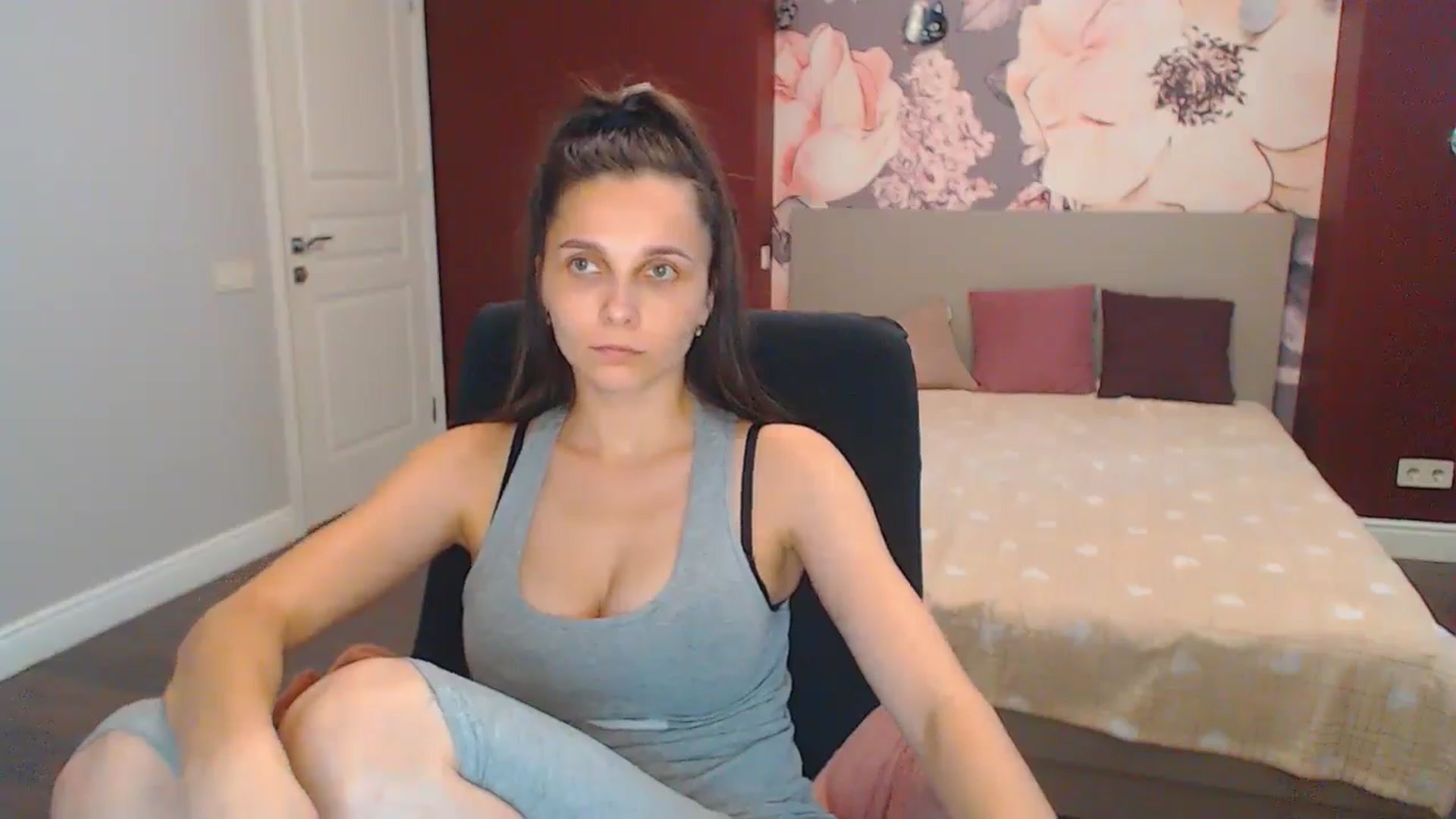 Gallery image thumbnail from Karina_Mils's myfreecams stream on, 07/07/2024, 11:30 image 13 of 20