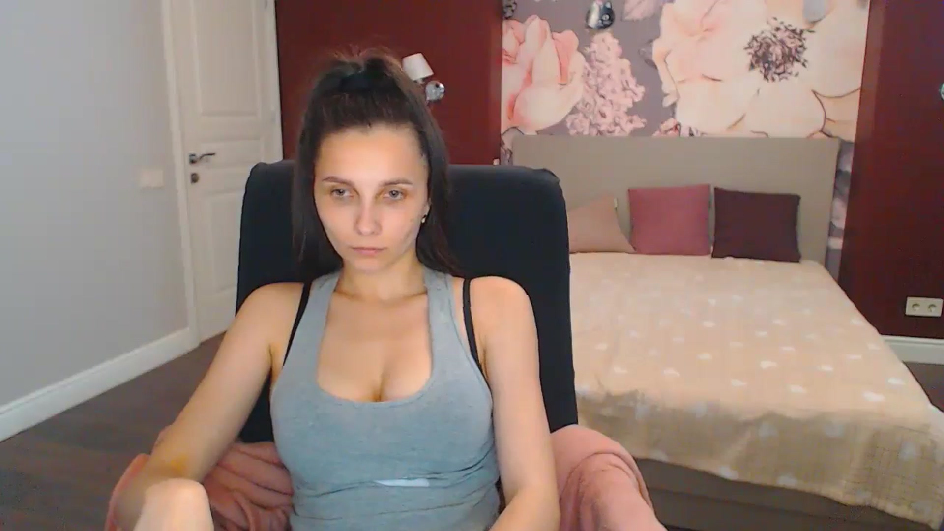 Gallery image thumbnail from Karina_Mils's myfreecams stream on, 07/07/2024, 11:30 image 11 of 20