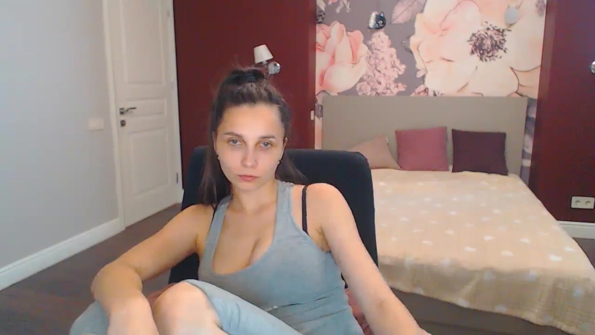 Gallery image thumbnail from Karina_Mils's myfreecams stream on, 07/07/2024, 12:06 image 15 of 20