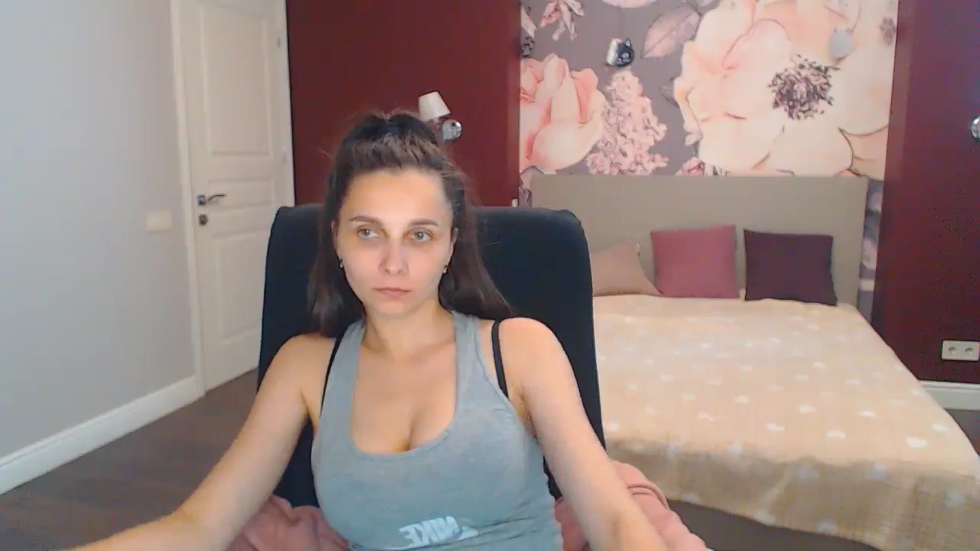 Gallery image thumbnail from Karina_Mils's myfreecams stream on, 07/07/2024, 12:46 image 3 of 20