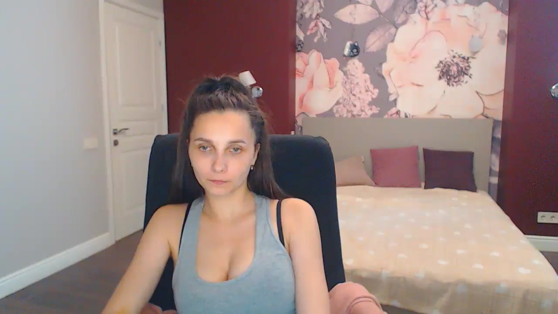 Gallery image thumbnail from Karina_Mils's myfreecams stream on, 07/07/2024, 12:46 image 2 of 20