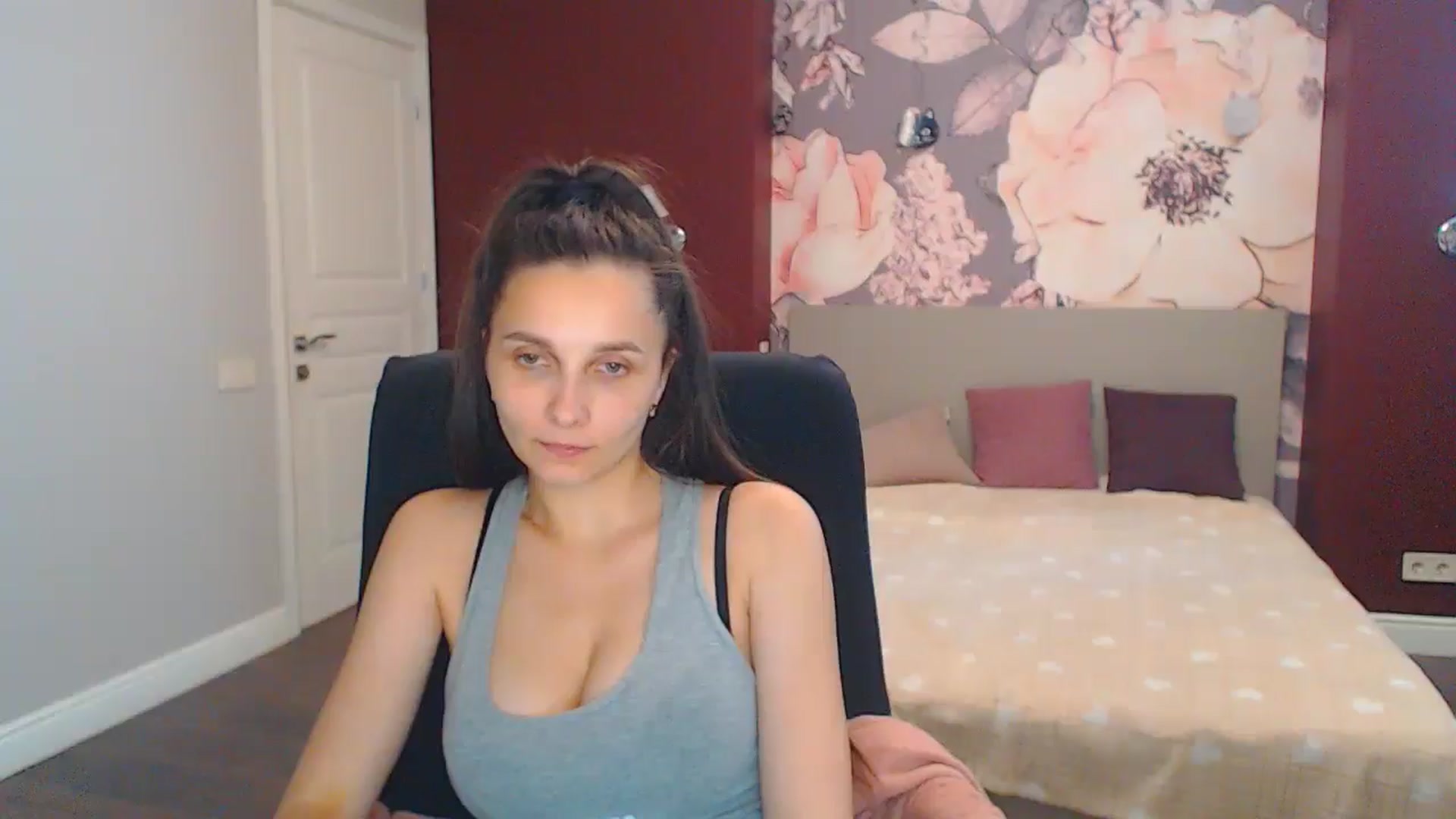 Gallery image thumbnail from Karina_Mils's myfreecams stream on, 07/07/2024, 12:46 image 1 of 20
