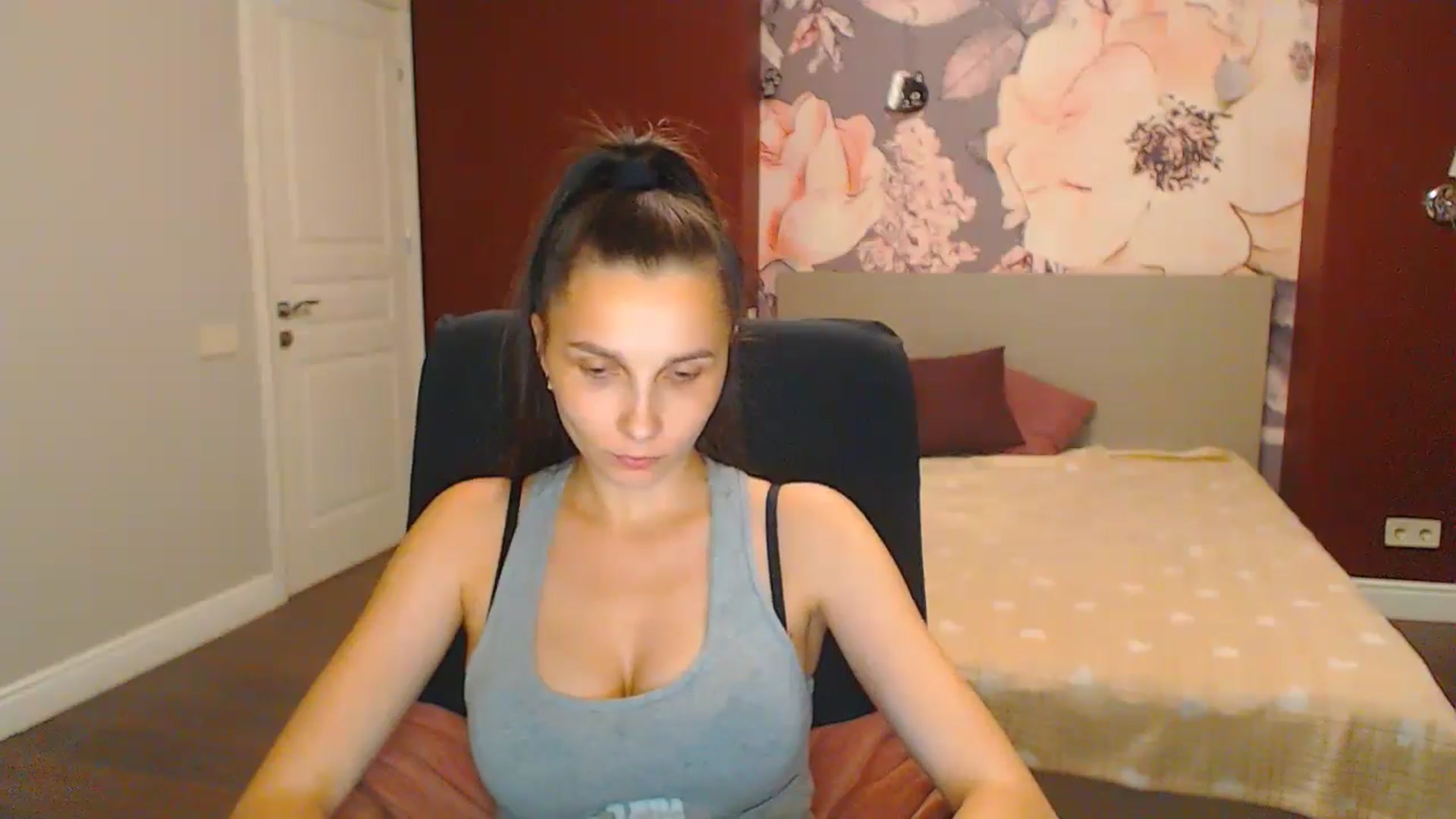 Gallery image thumbnail from Karina_Mils's myfreecams stream on, 07/07/2024, 19:33 image 19 of 20