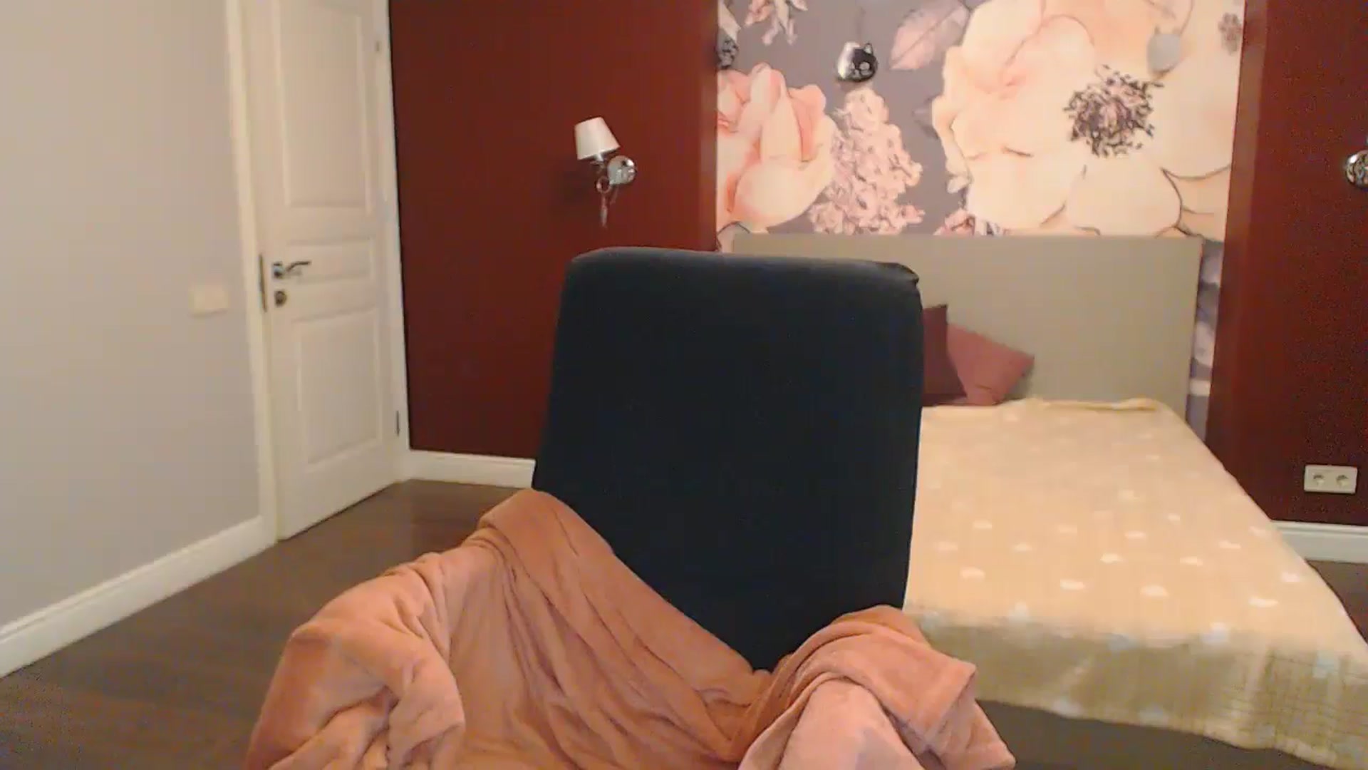 Gallery image thumbnail from Karina_Mils's myfreecams stream on, 07/07/2024, 19:33 image 6 of 20