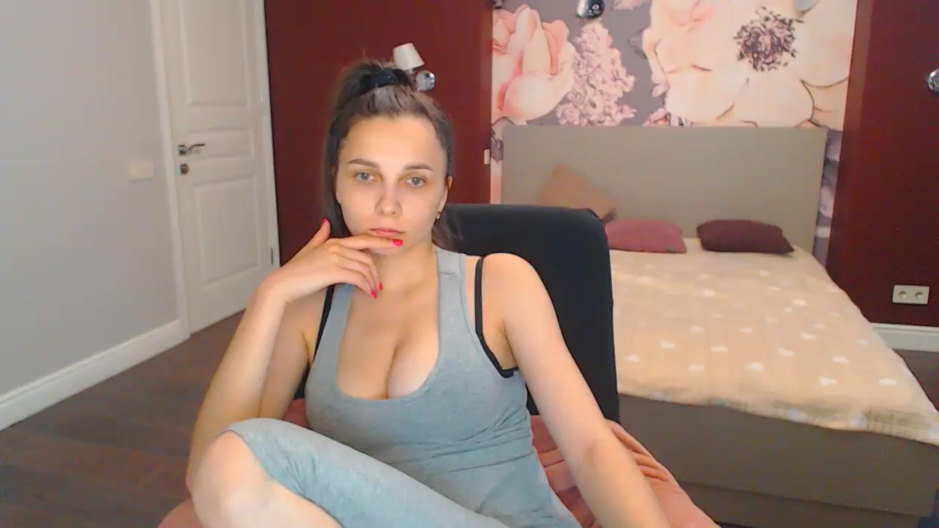 Gallery image thumbnail from Karina_Mils's myfreecams stream on, 07/08/2024, 10:22 image 2 of 20