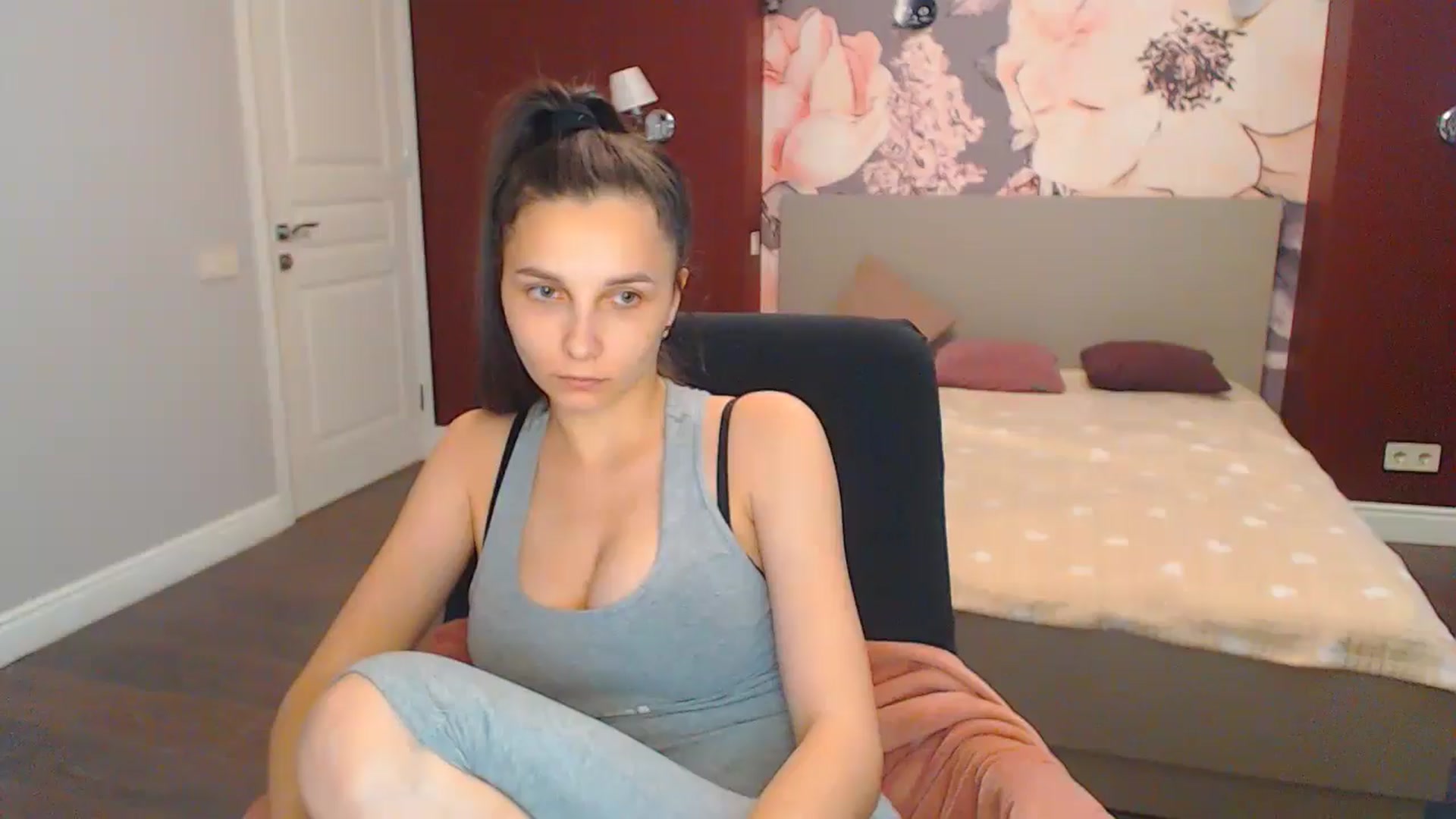 Gallery image thumbnail from Karina_Mils's myfreecams stream on, 07/08/2024, 10:22 image 1 of 20