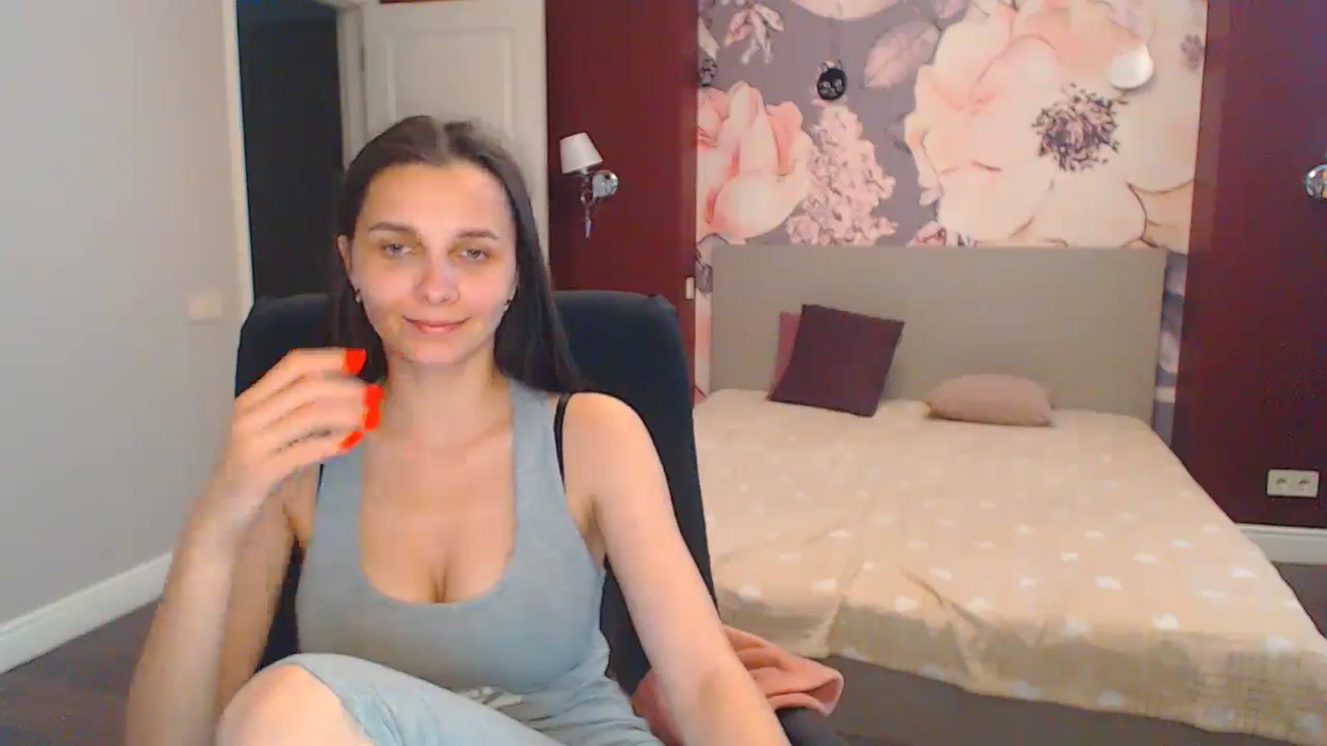 Gallery image thumbnail from Karina_Mils's myfreecams stream on, 07/11/2024, 13:04 image 10 of 20