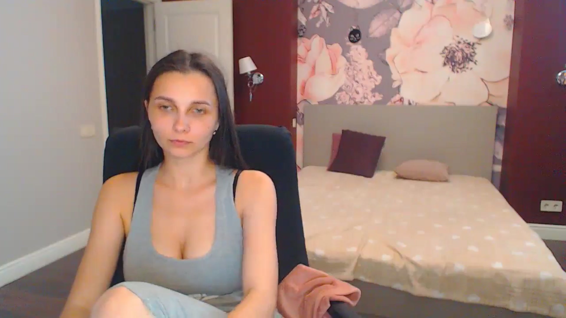 Gallery image thumbnail from Karina_Mils's myfreecams stream on, 07/11/2024, 13:04 image 11 of 20