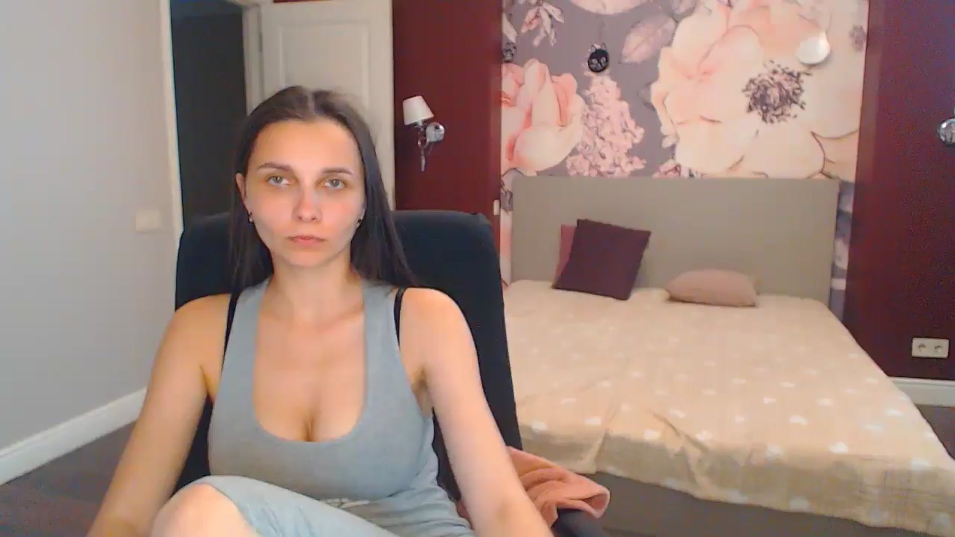 Gallery image thumbnail from Karina_Mils's myfreecams stream on, 07/11/2024, 13:04 image 12 of 20