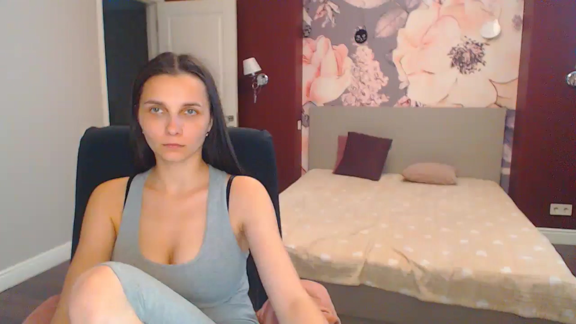 Gallery image thumbnail from Karina_Mils's myfreecams stream on, 07/11/2024, 13:04 image 18 of 20
