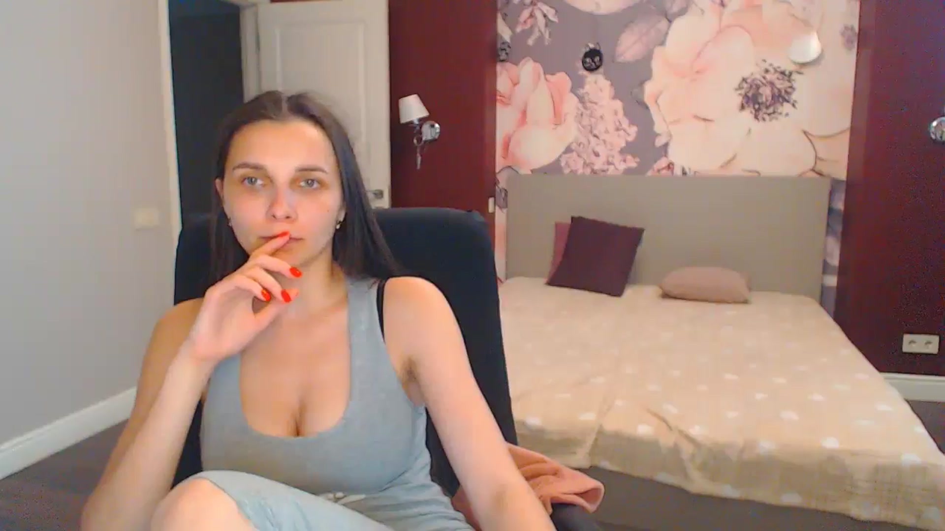 Gallery image thumbnail from Karina_Mils's myfreecams stream on, 07/11/2024, 13:04 image 15 of 20