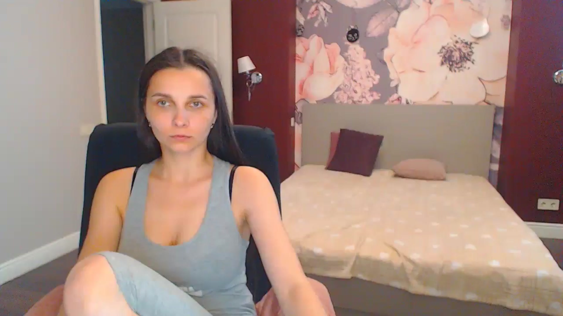 Gallery image thumbnail from Karina_Mils's myfreecams stream on, 07/11/2024, 13:04 image 17 of 20