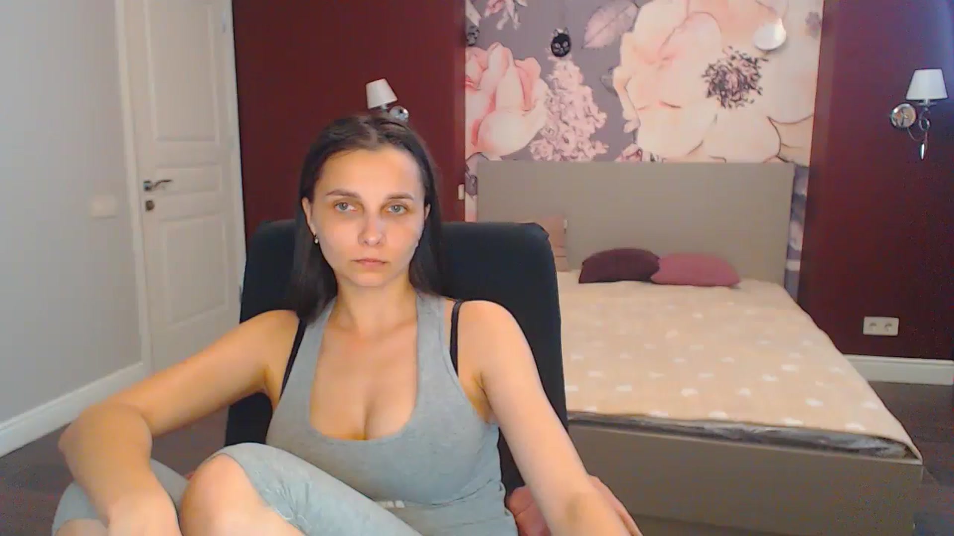 Gallery image thumbnail from Karina_Mils's myfreecams stream on, 07/12/2024, 13:26 image 15 of 20