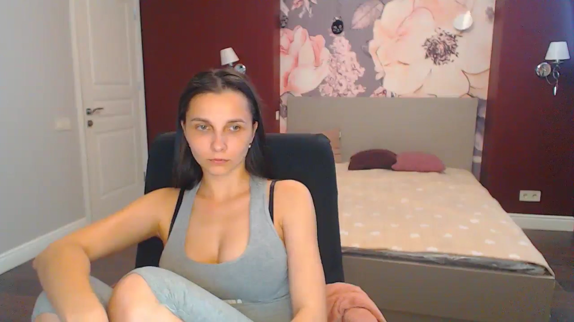 Gallery image thumbnail from Karina_Mils's myfreecams stream on, 07/12/2024, 13:26 image 17 of 20