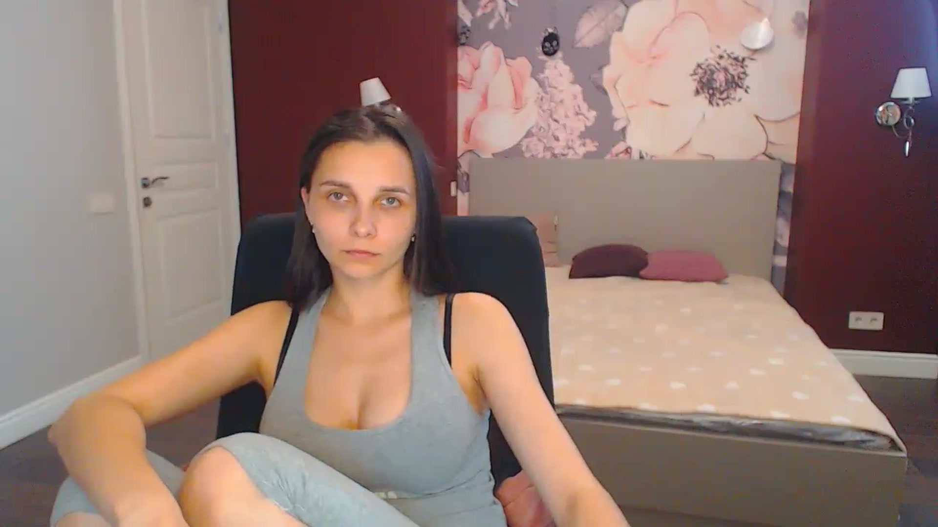 Gallery image thumbnail from Karina_Mils's myfreecams stream on, 07/12/2024, 13:26 image 11 of 20