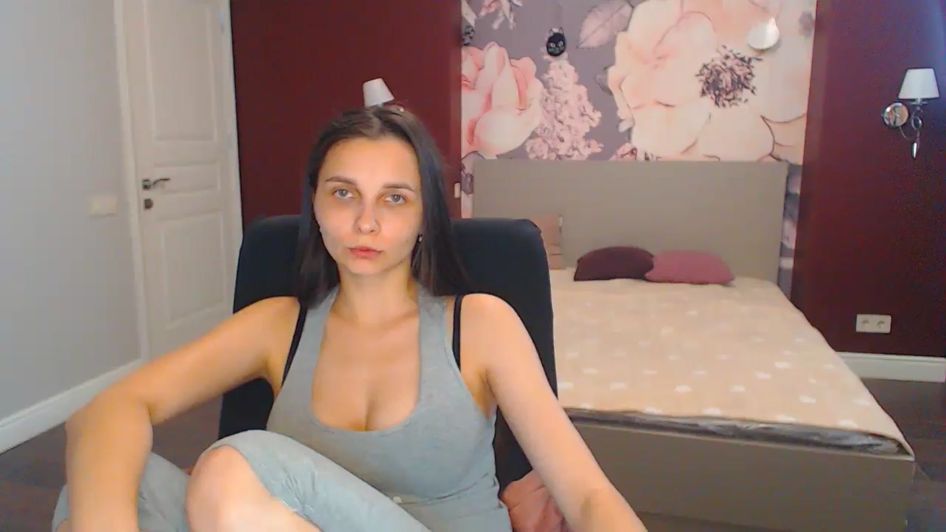 Gallery image thumbnail from Karina_Mils's myfreecams stream on, 07/12/2024, 13:26 image 9 of 20