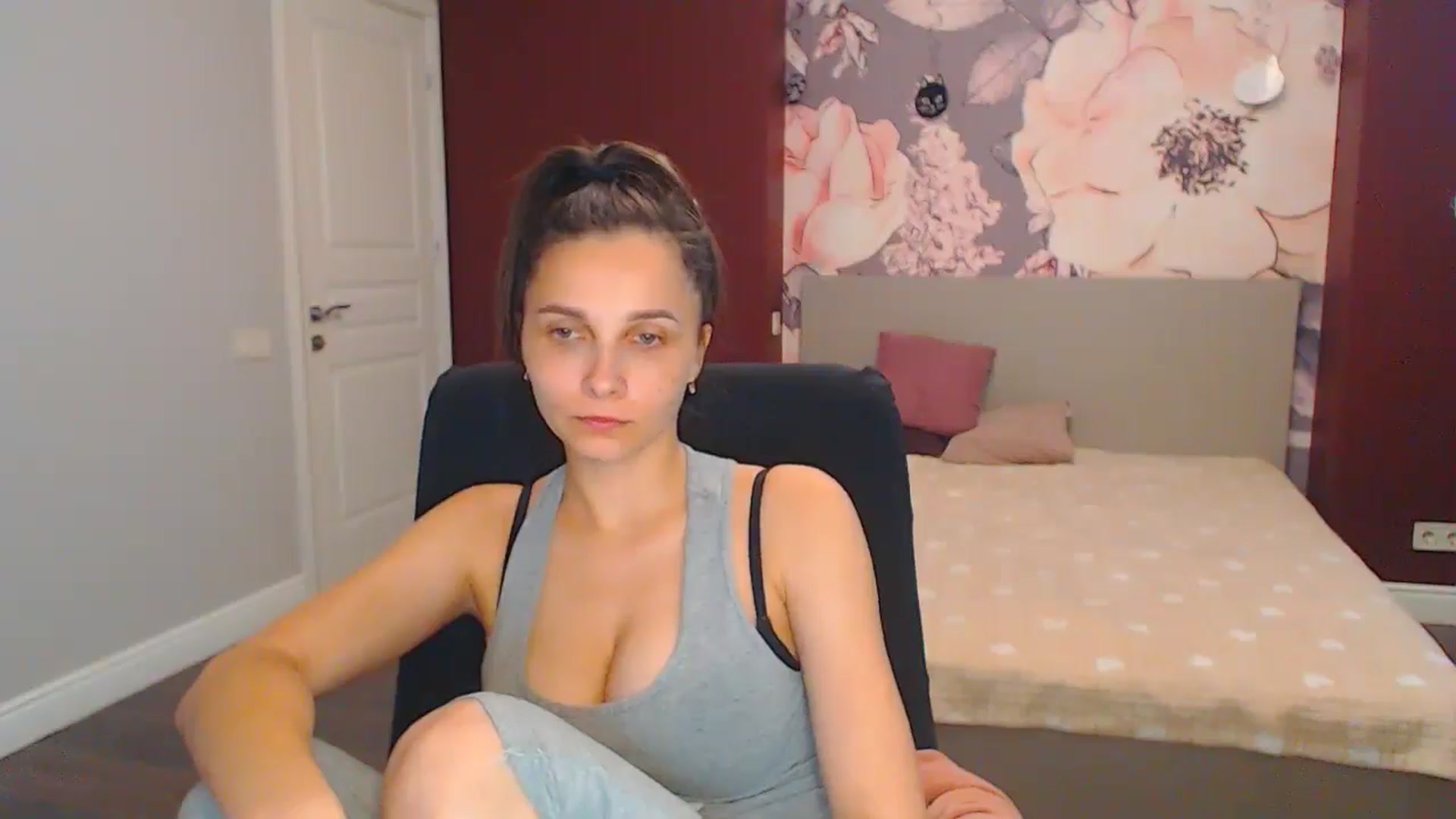 Gallery image thumbnail from Karina_Mils's myfreecams stream on, 07/14/2024, 10:42 image 9 of 20