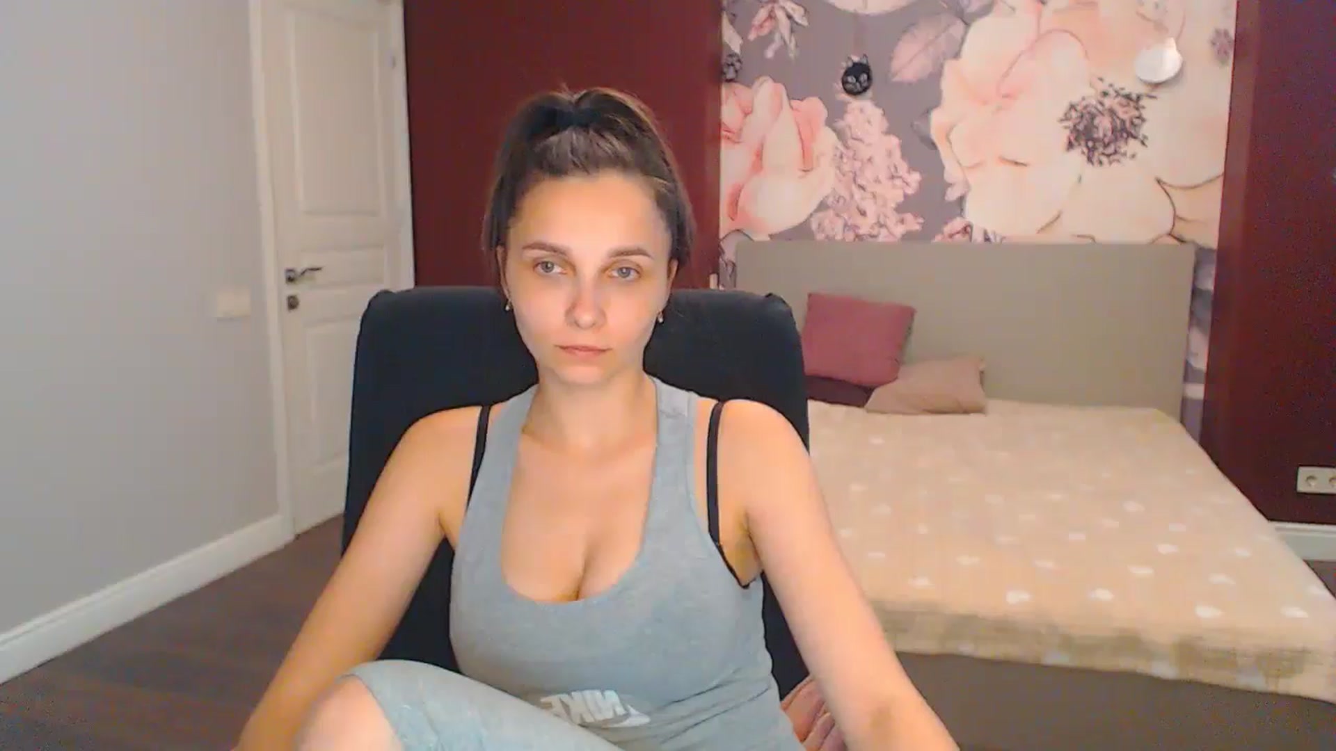 Gallery image thumbnail from Karina_Mils's myfreecams stream on, 07/14/2024, 10:42 image 10 of 20