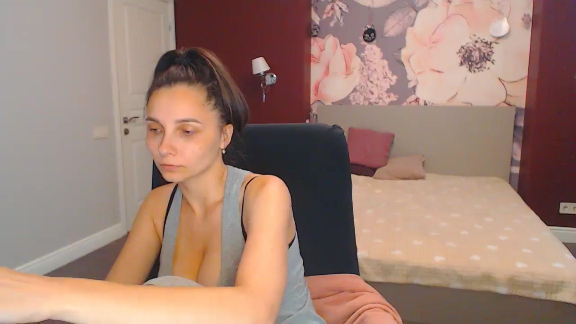 Gallery image thumbnail from Karina_Mils's myfreecams stream on, 07/14/2024, 10:42 image 4 of 20