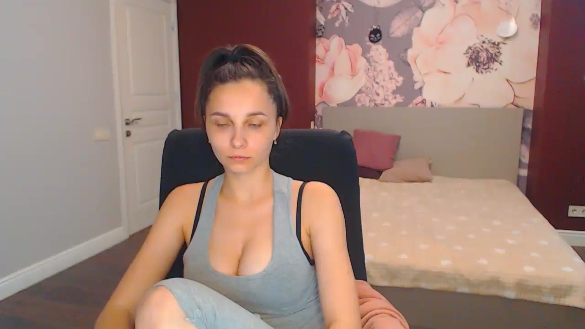 Gallery image thumbnail from Karina_Mils's myfreecams stream on, 07/14/2024, 10:42 image 6 of 20