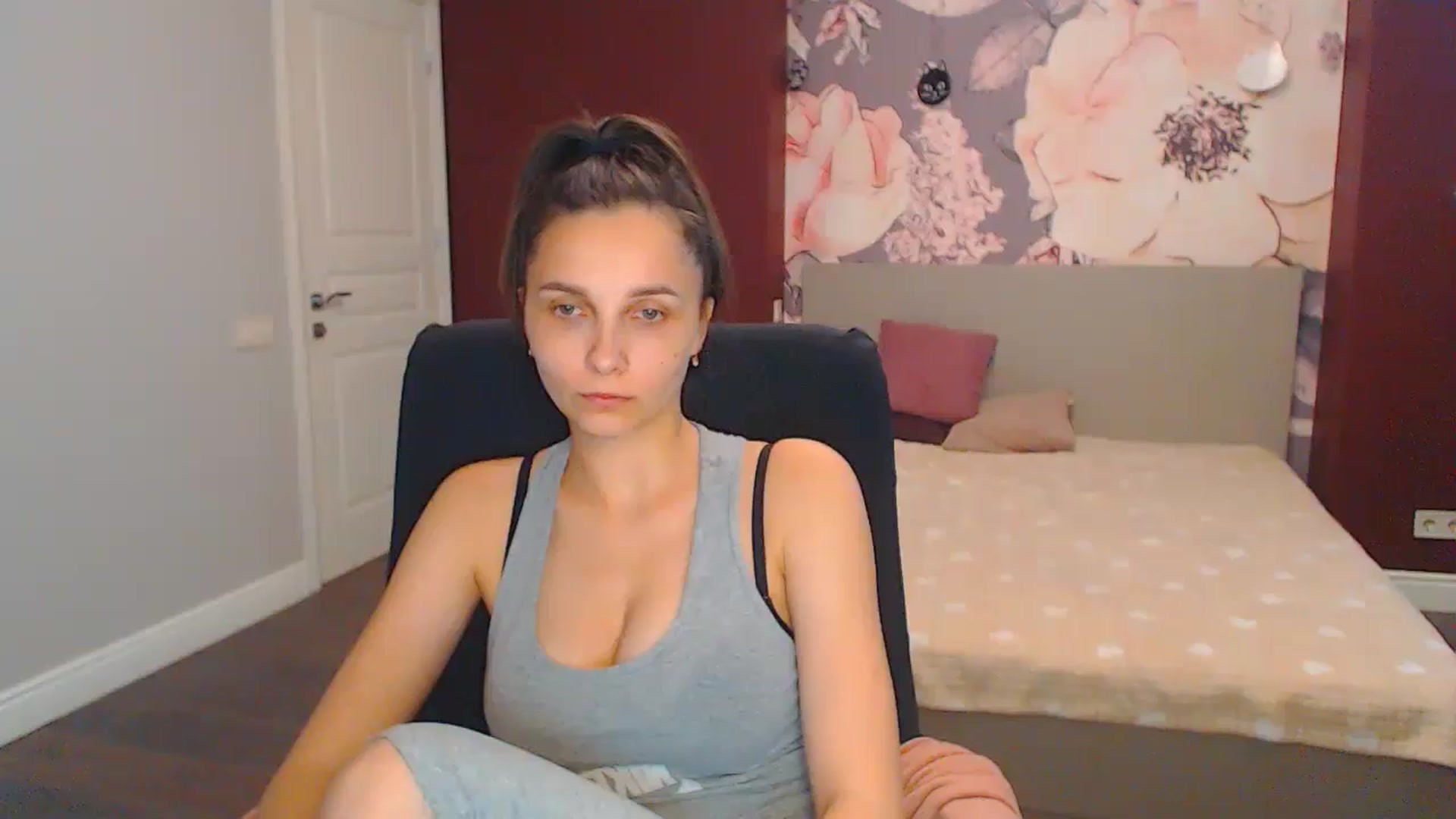 Gallery image thumbnail from Karina_Mils's myfreecams stream on, 07/14/2024, 10:42 image 12 of 20