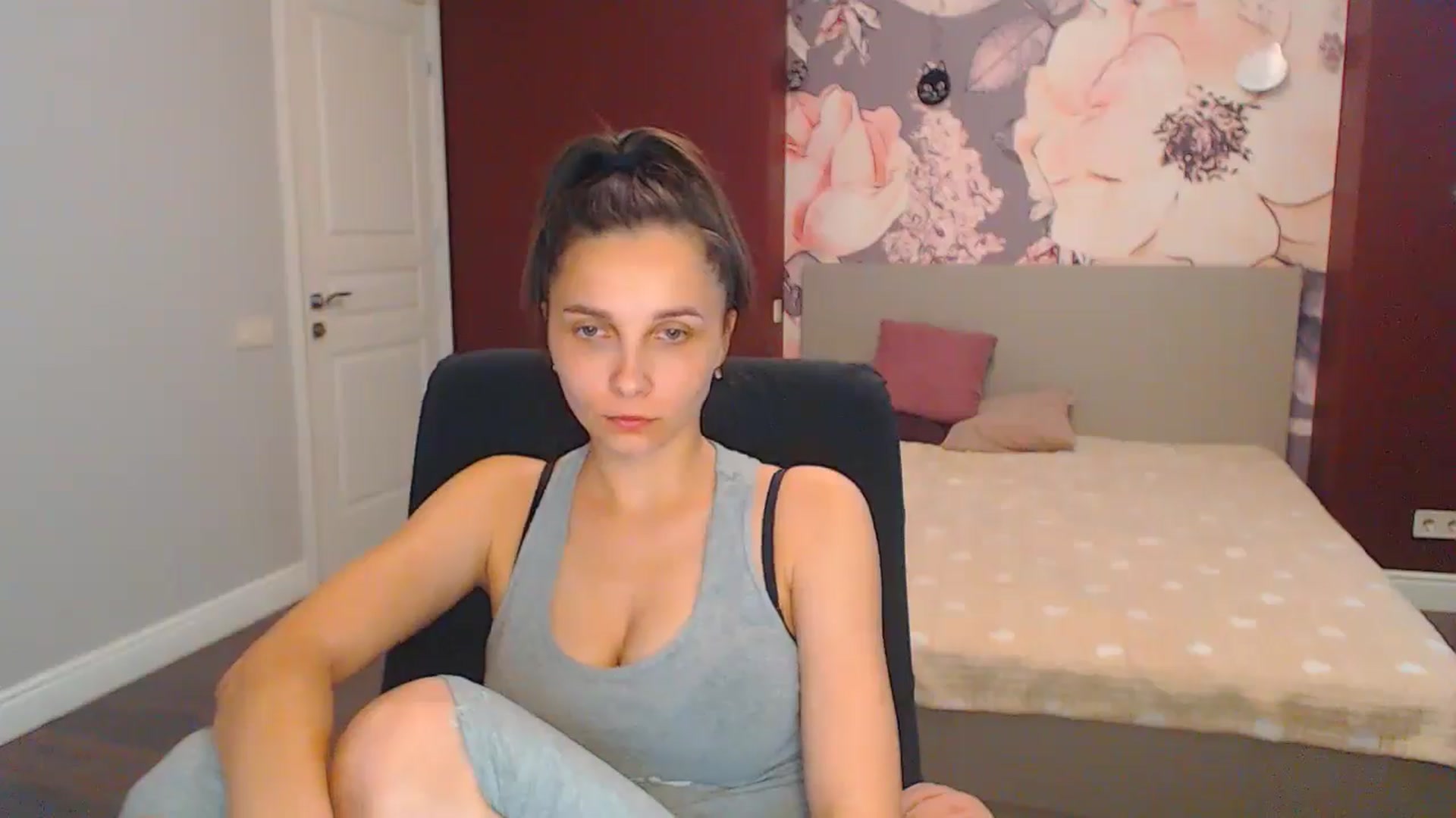 Gallery image thumbnail from Karina_Mils's myfreecams stream on, 07/14/2024, 10:42 image 14 of 20