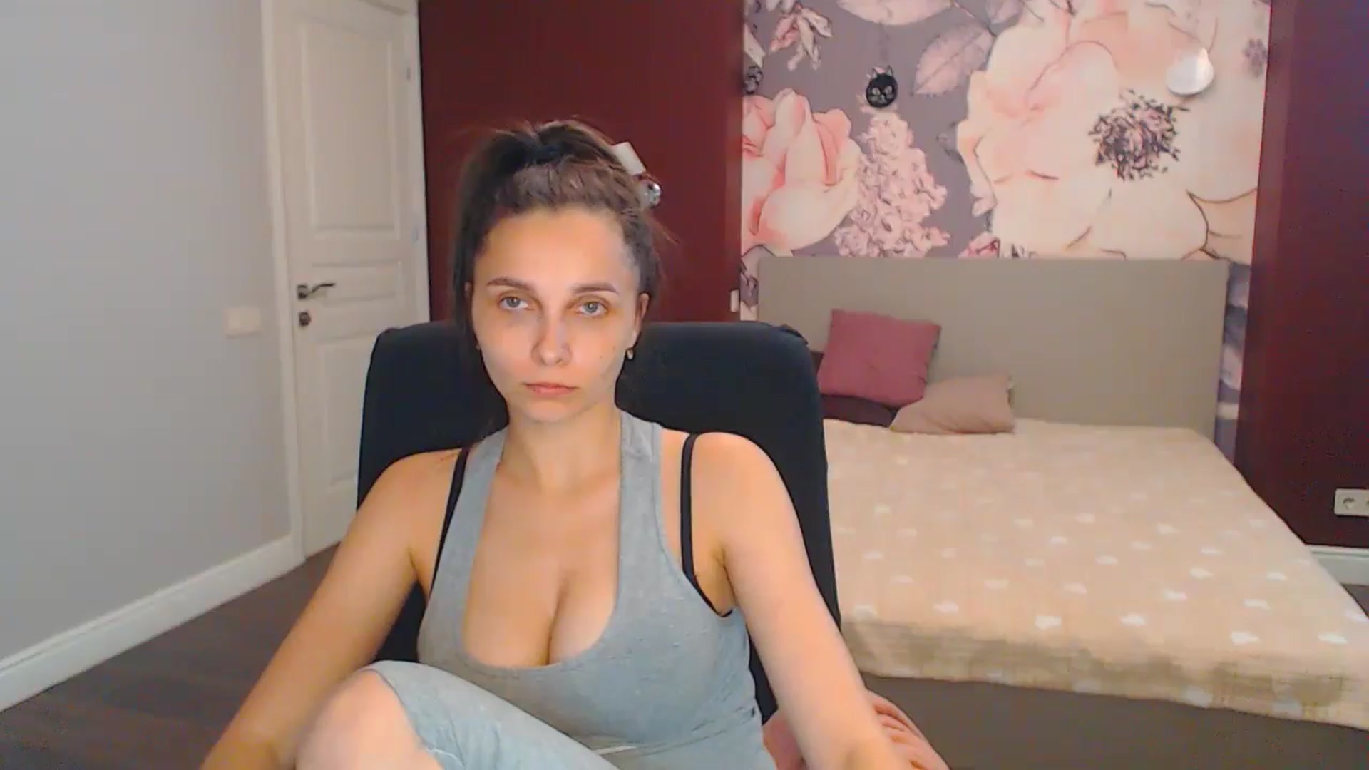 Gallery image thumbnail from Karina_Mils's myfreecams stream on, 07/14/2024, 12:24 image 9 of 20
