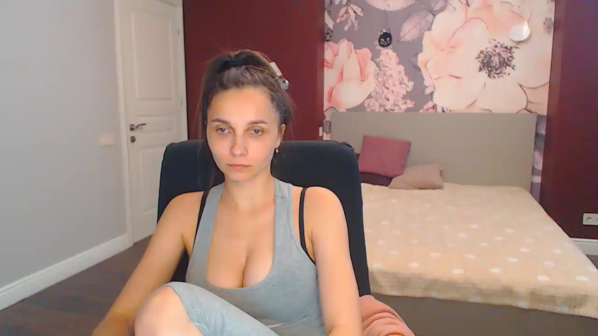 Gallery image thumbnail from Karina_Mils's myfreecams stream on, 07/14/2024, 12:24 image 7 of 20